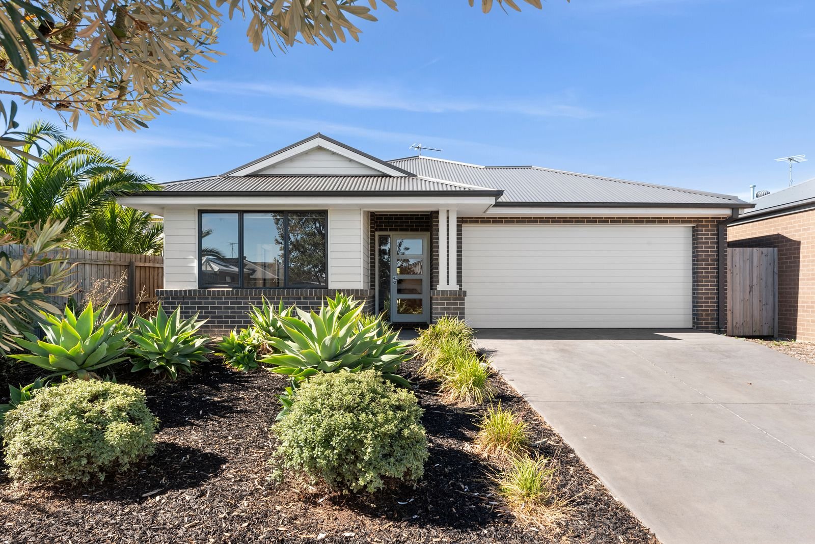 Property Gallery - Main Image