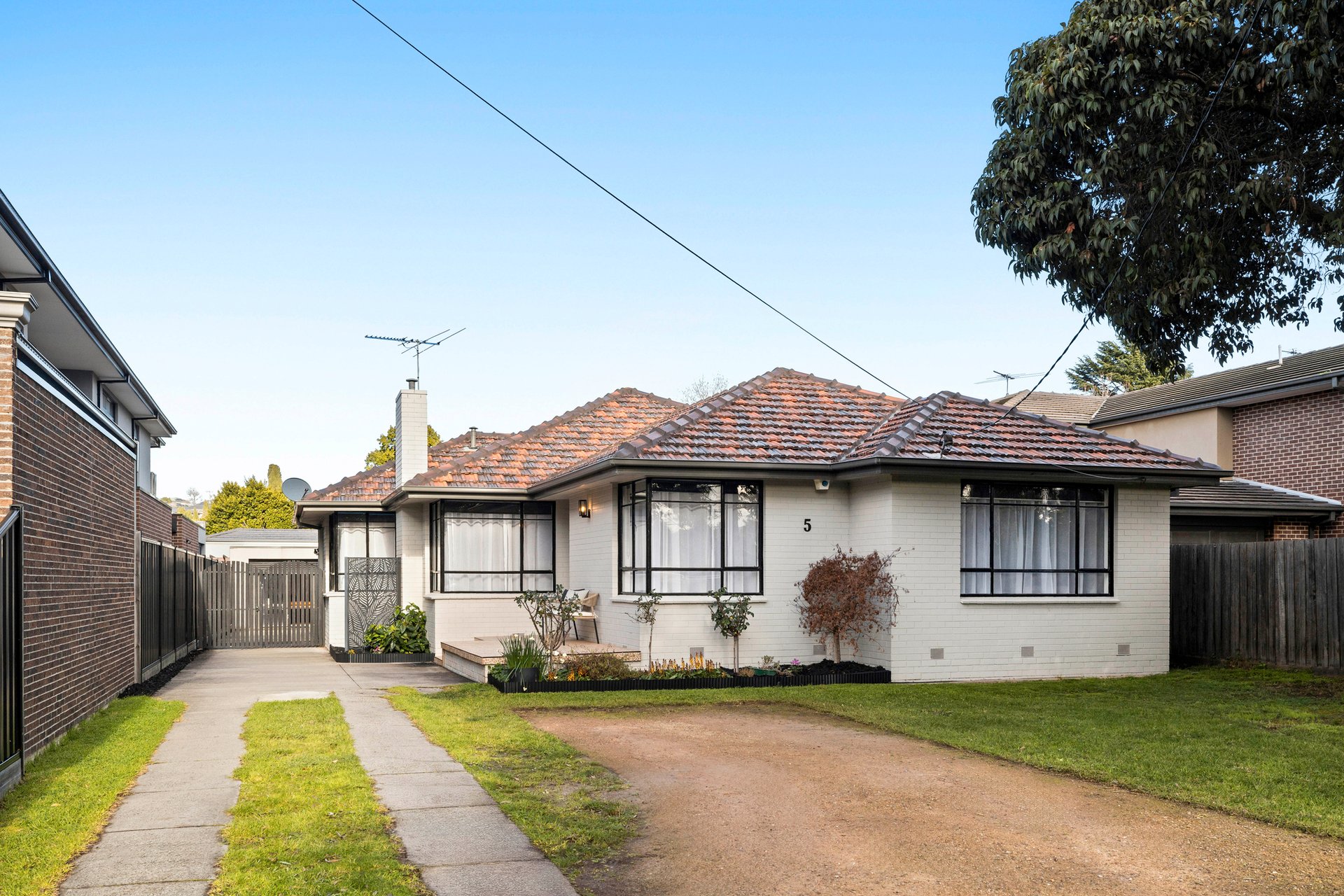 5 Brosnan Crescent