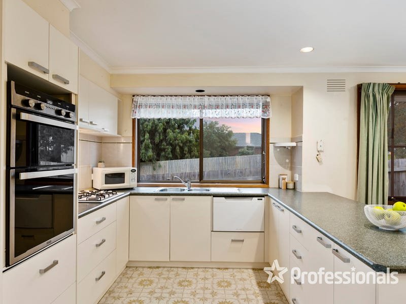 5 Caldera Court, Mooroolbark image 7