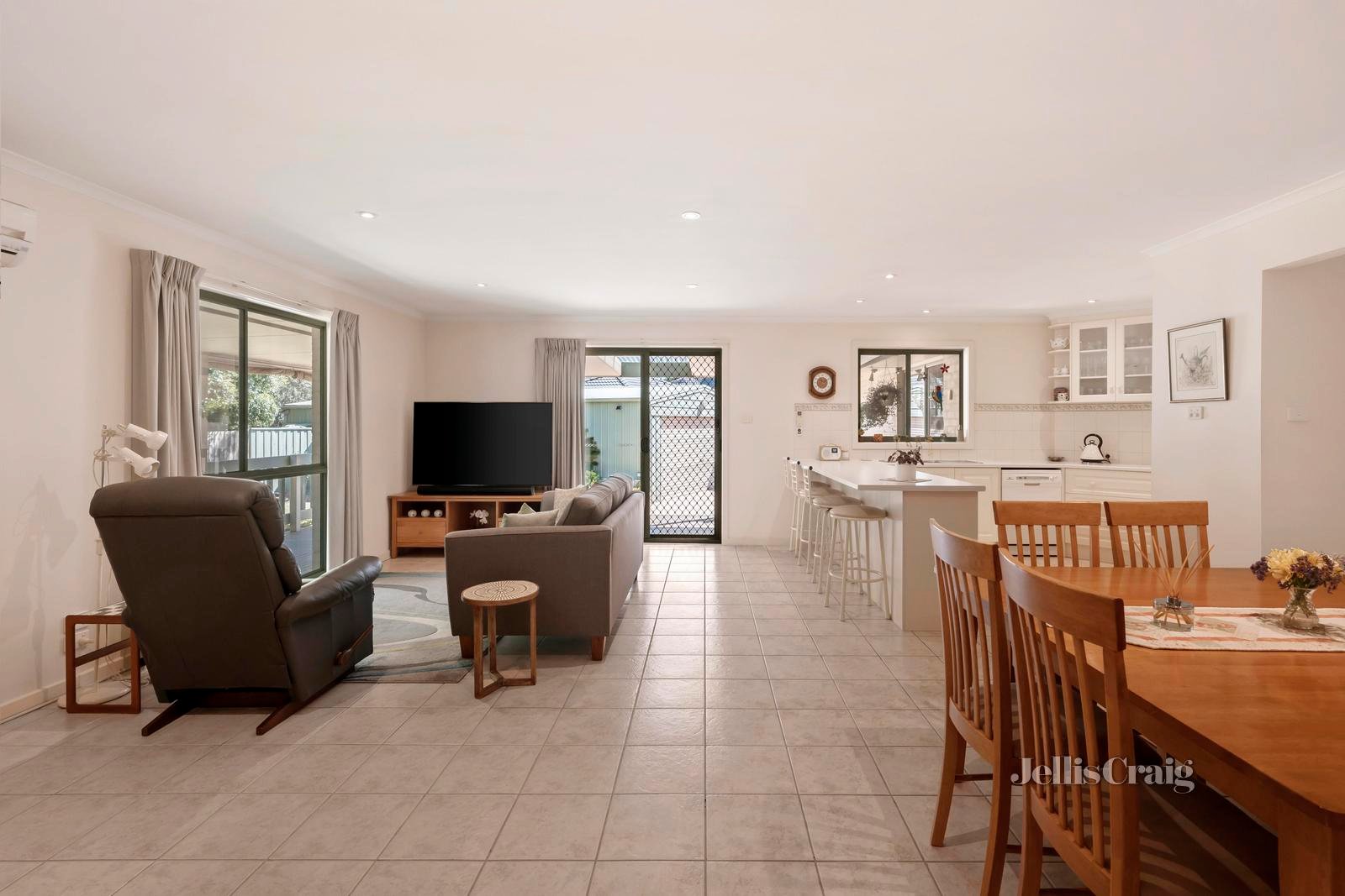 5 Cameron Court, Kilsyth image 3