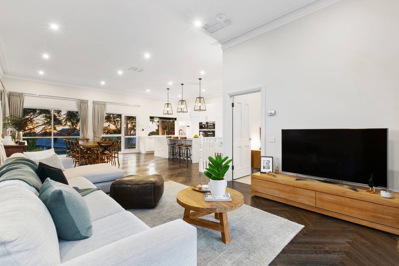 Property Gallery Thumbnail 3