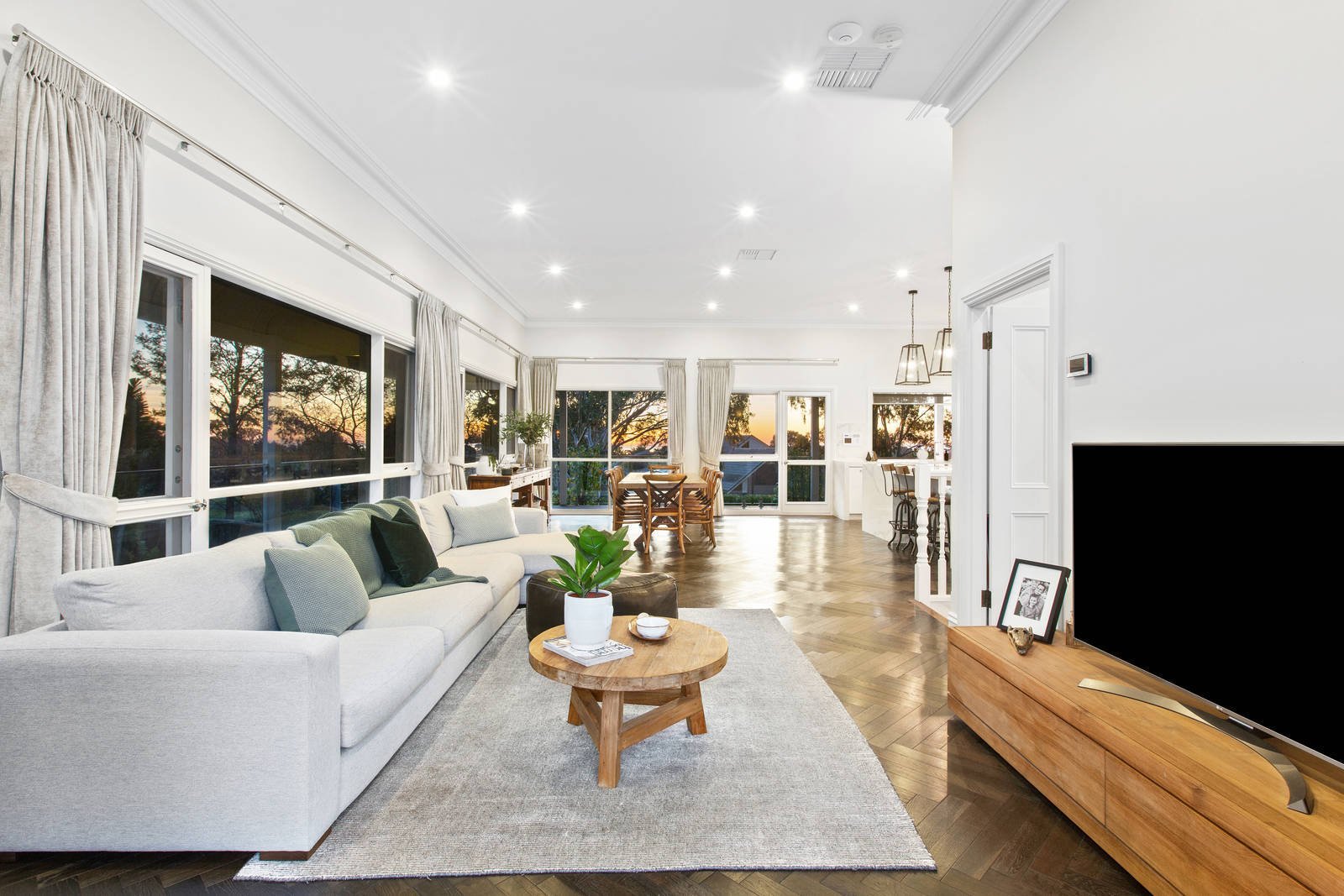 Property Gallery Thumbnail 6