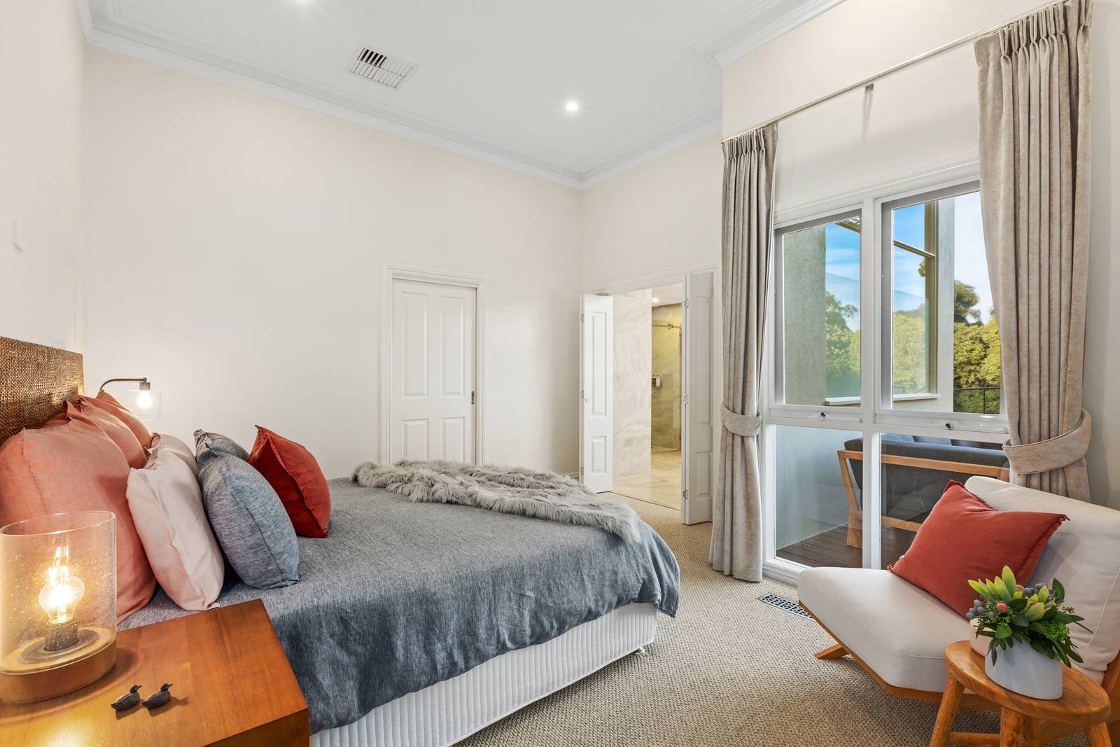 Property Gallery Thumbnail 7