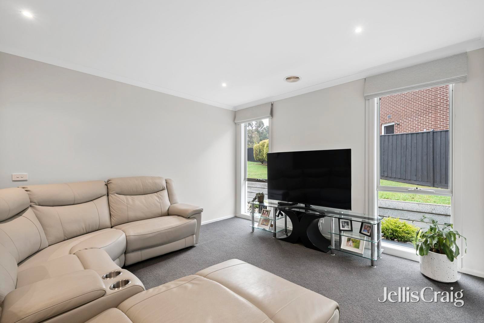 5 Capra Drive, Mooroolbark image 12