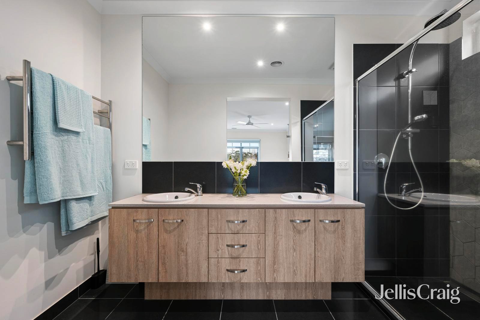 5 Capra Drive, Mooroolbark image 15