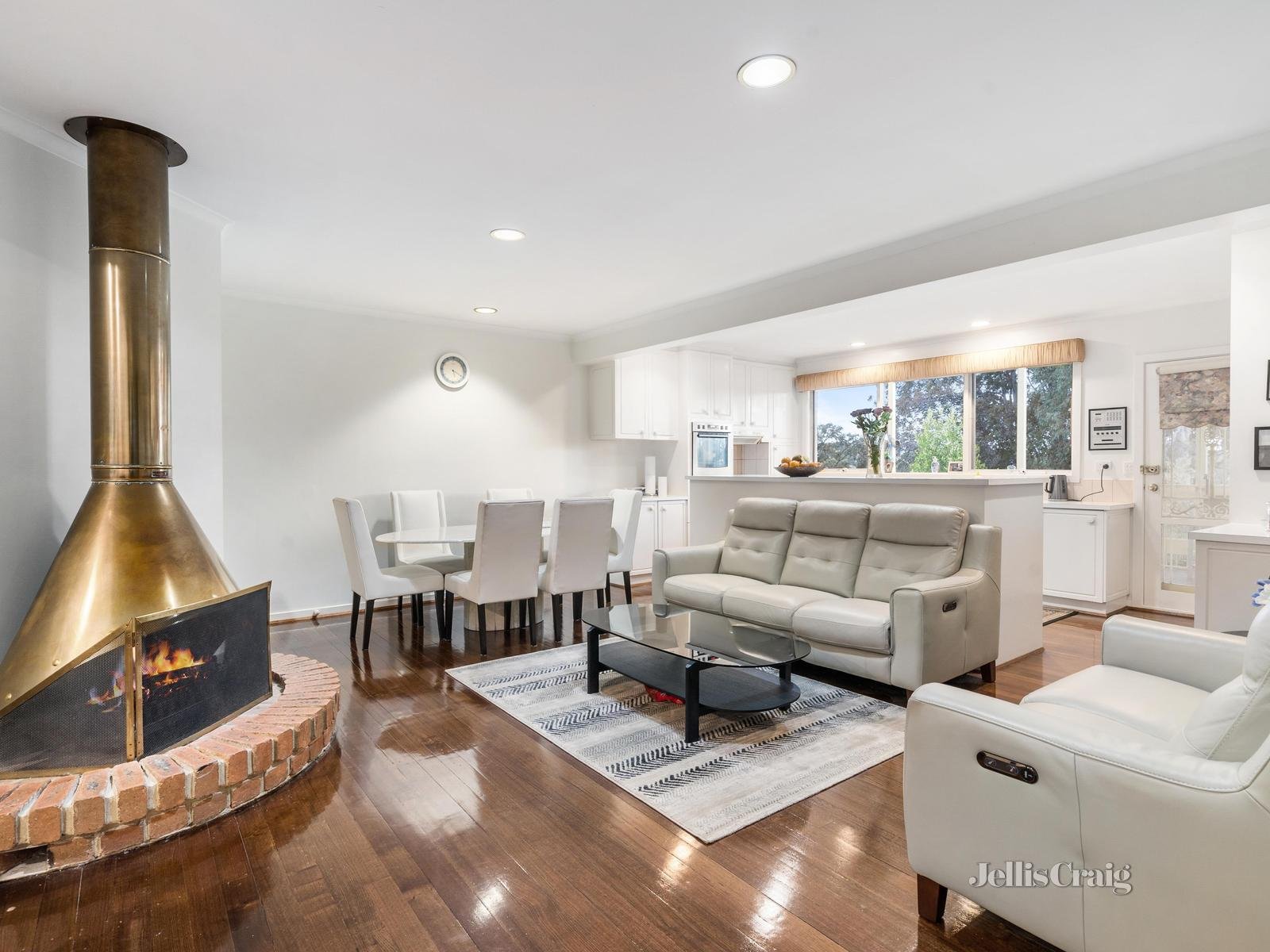 5 Caprice Court, Templestowe image 2