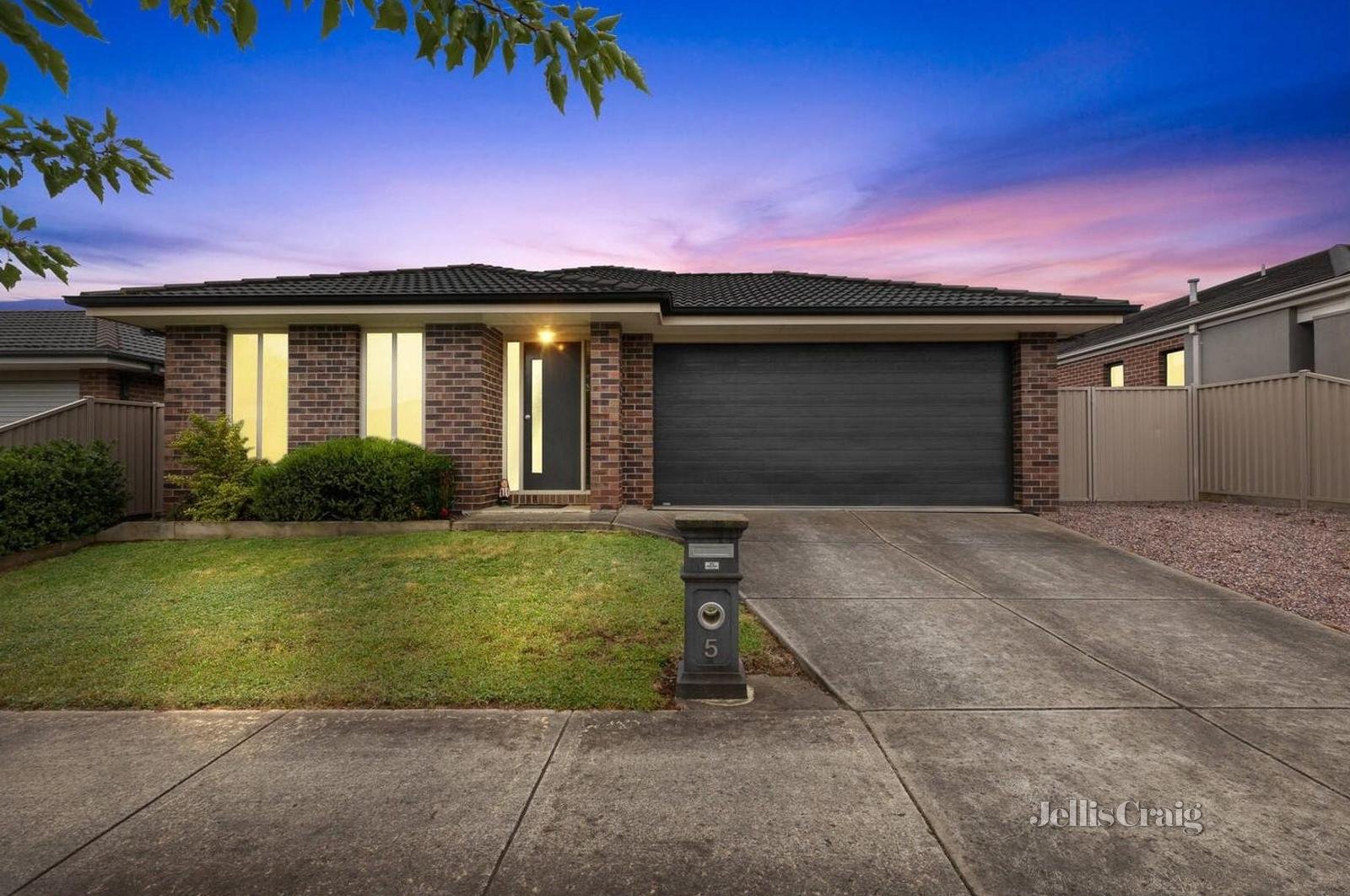 5 Carbine Drive, Alfredton image 1