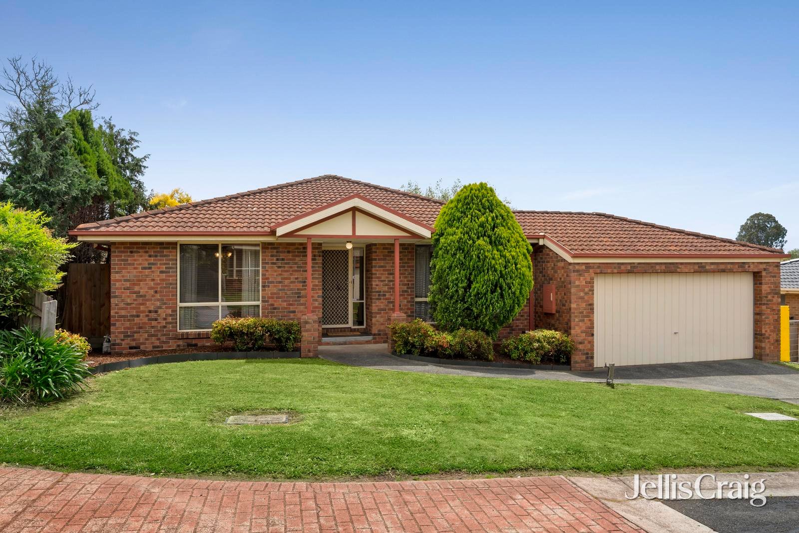 5 Carly Court, Croydon North image 1