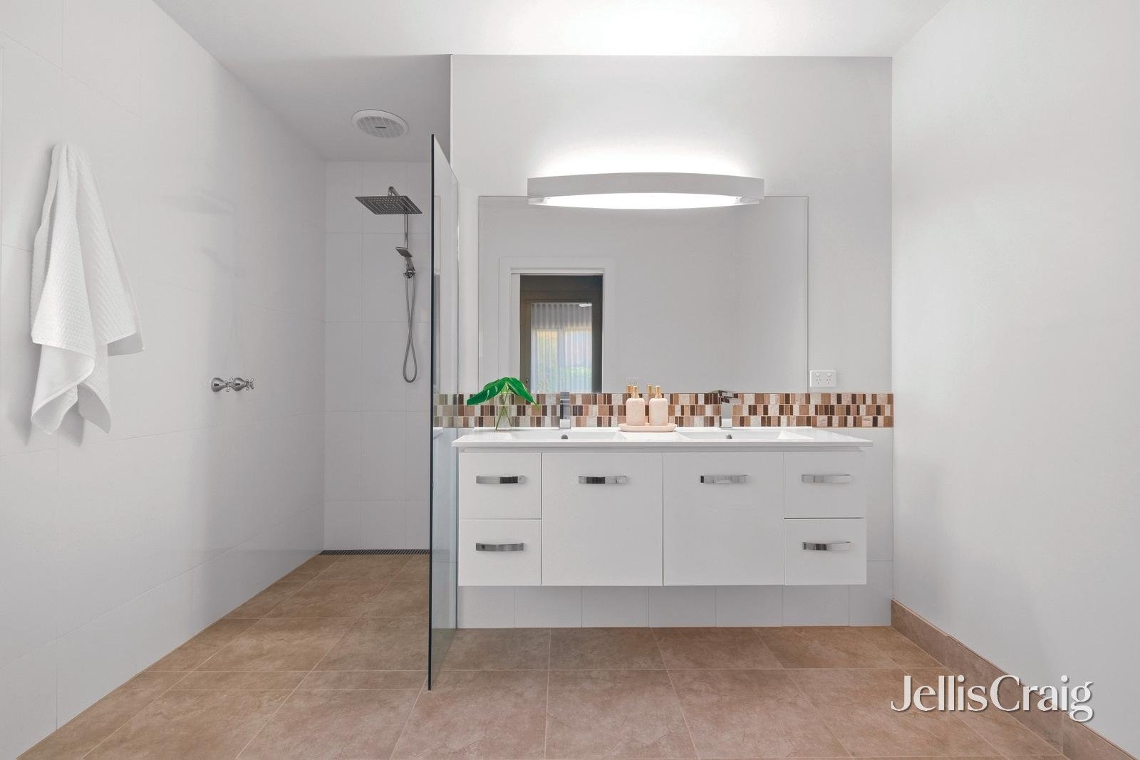 5 Carolyn Street, Hampton image 9