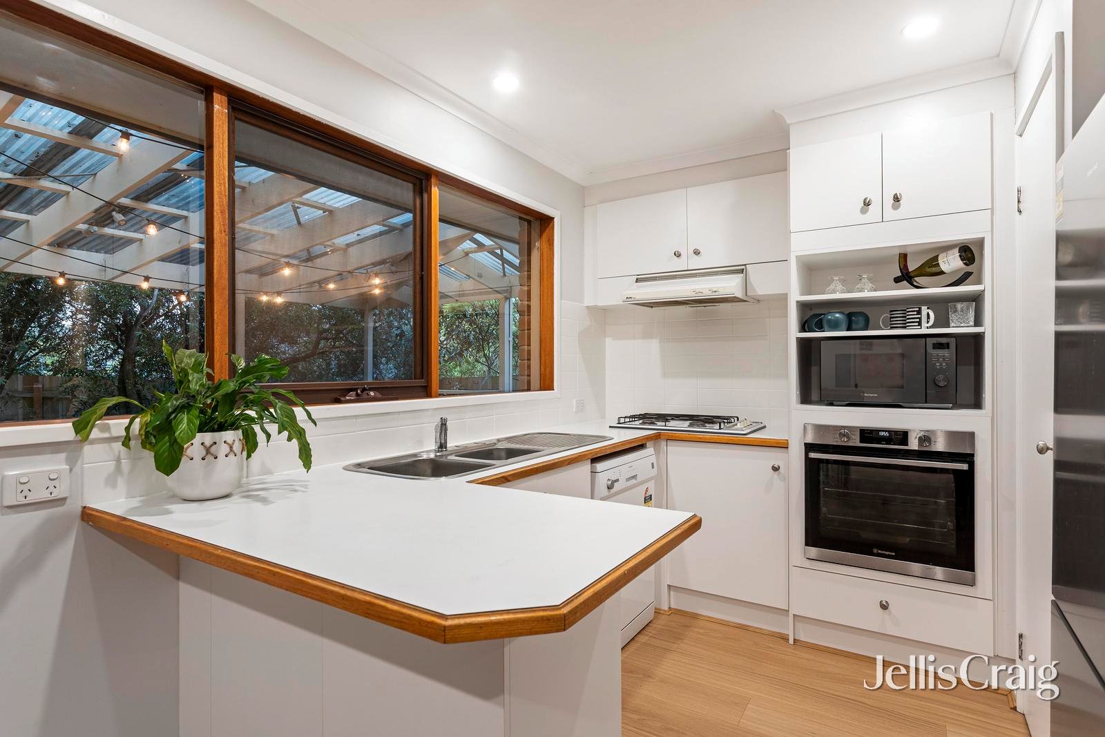 5 Caromar Street, Croydon image 5