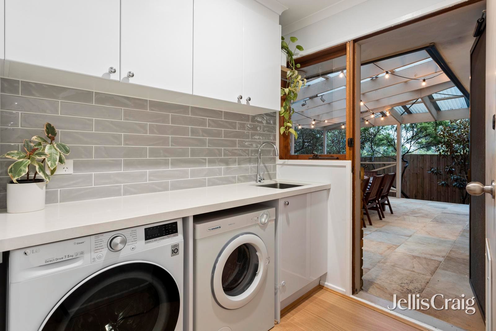 5 Caromar Street, Croydon image 11