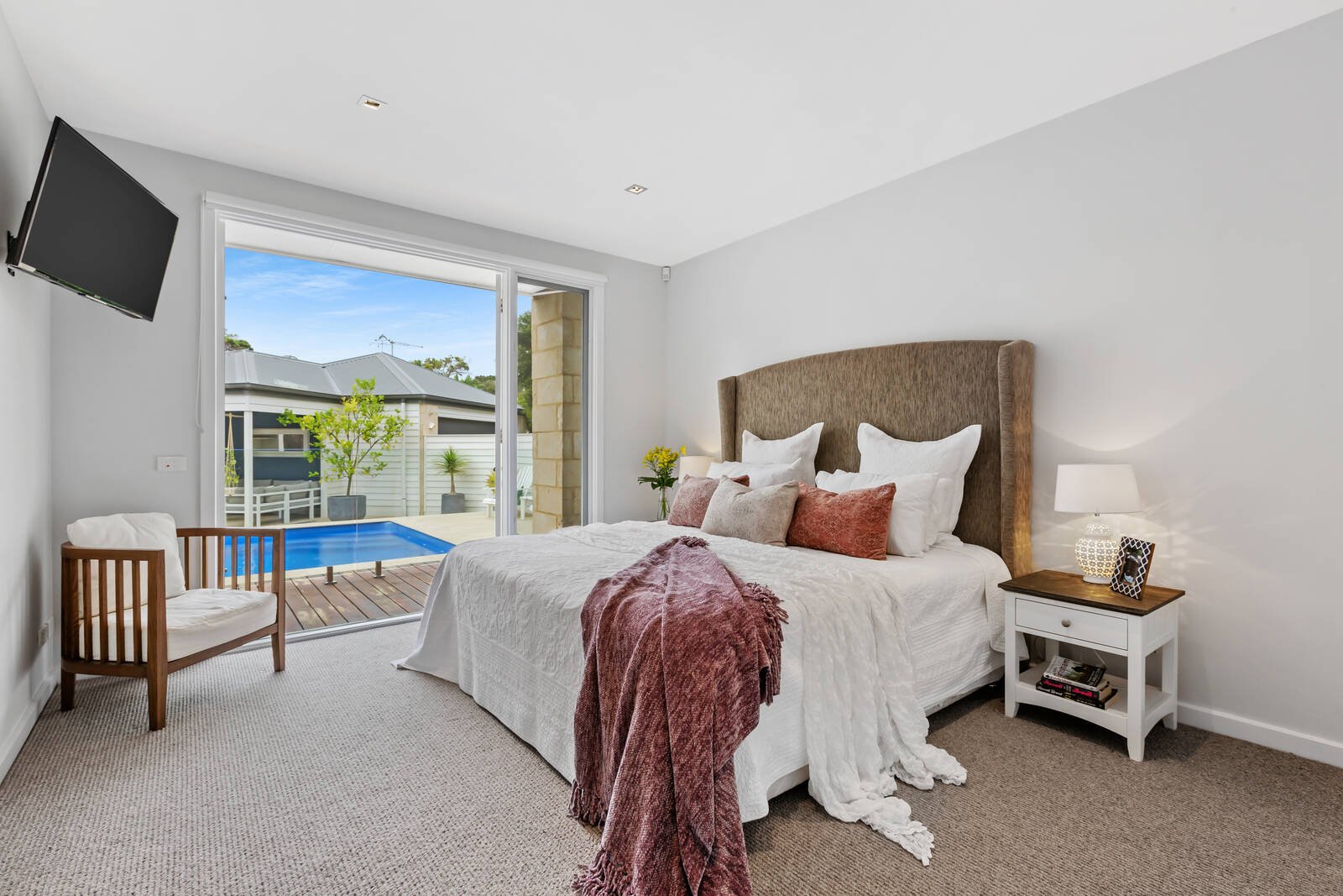 Property Gallery Thumbnail 9