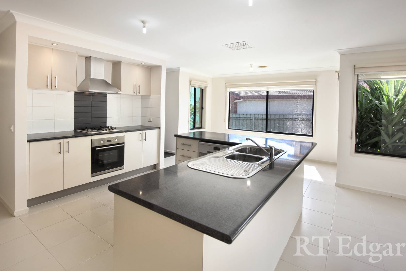Property Gallery Thumbnail 2