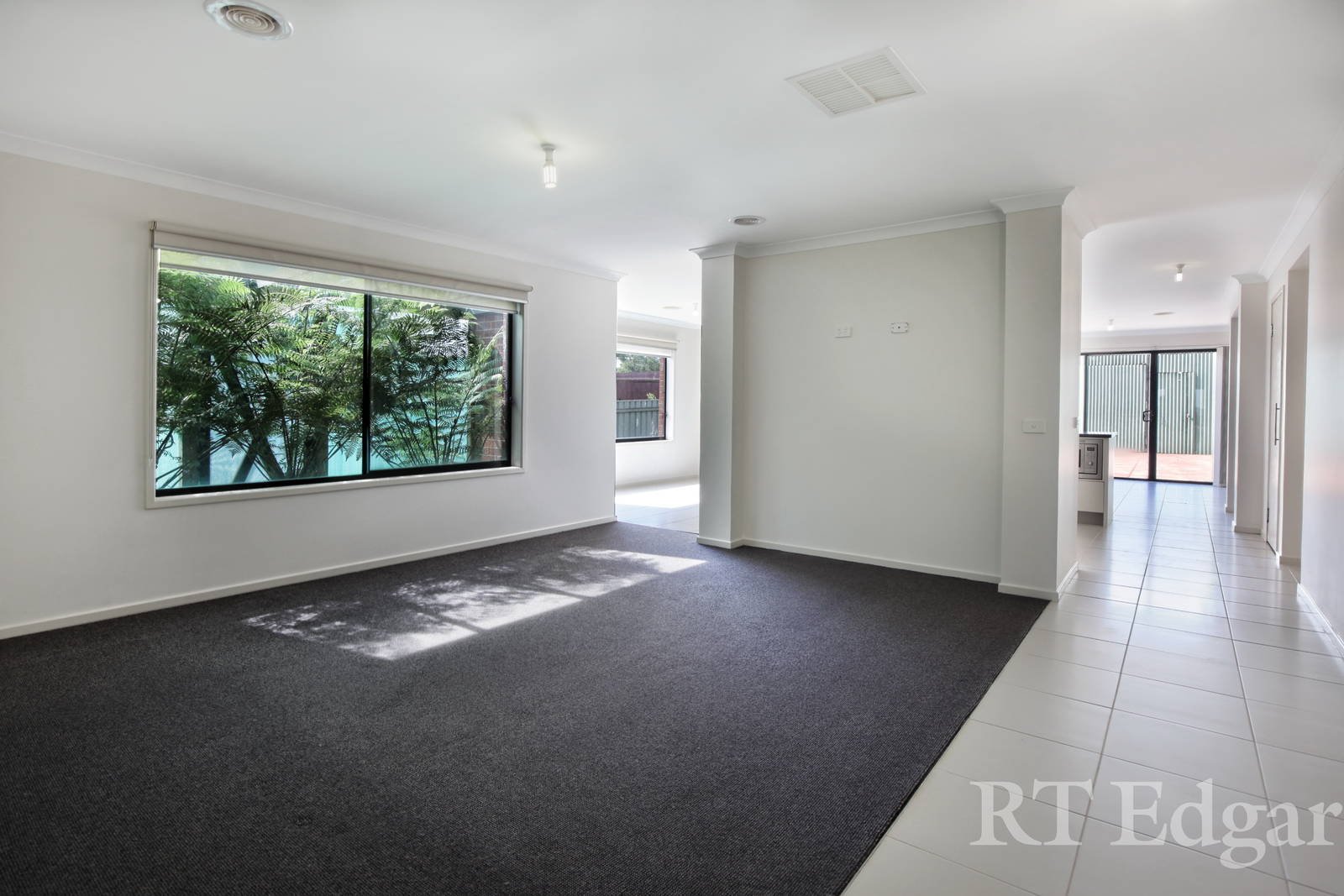 Property Gallery Thumbnail 11