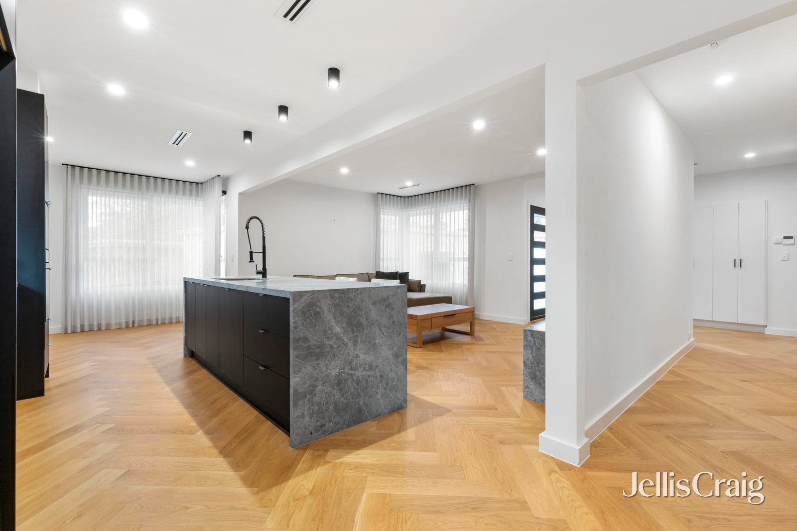 5 Chantilly Street, Mount&nbsp;Waverley image 5