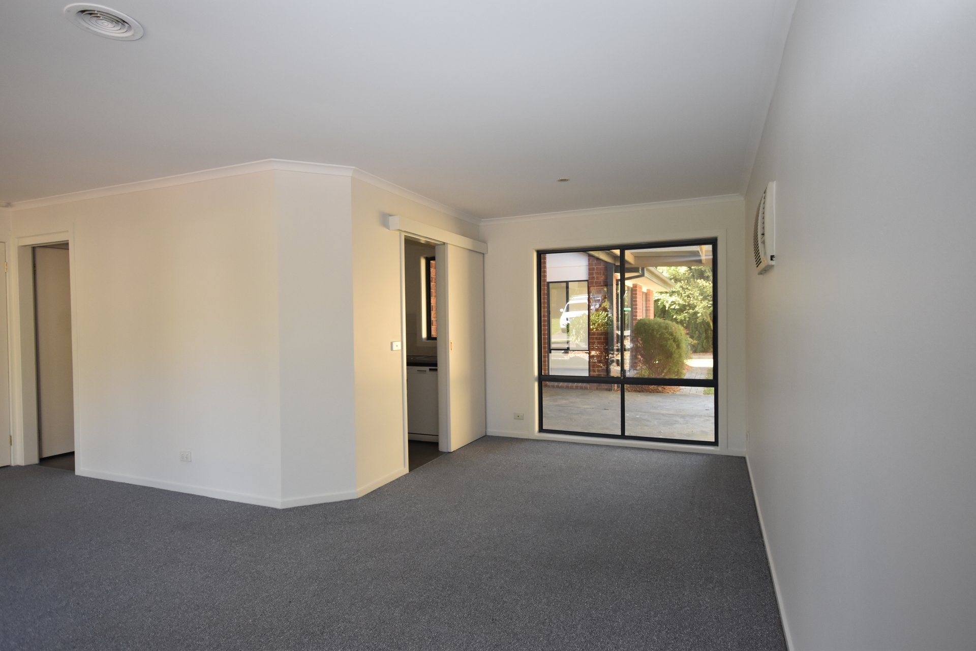 5 Charlwood Drive, Mooroolbark image 4