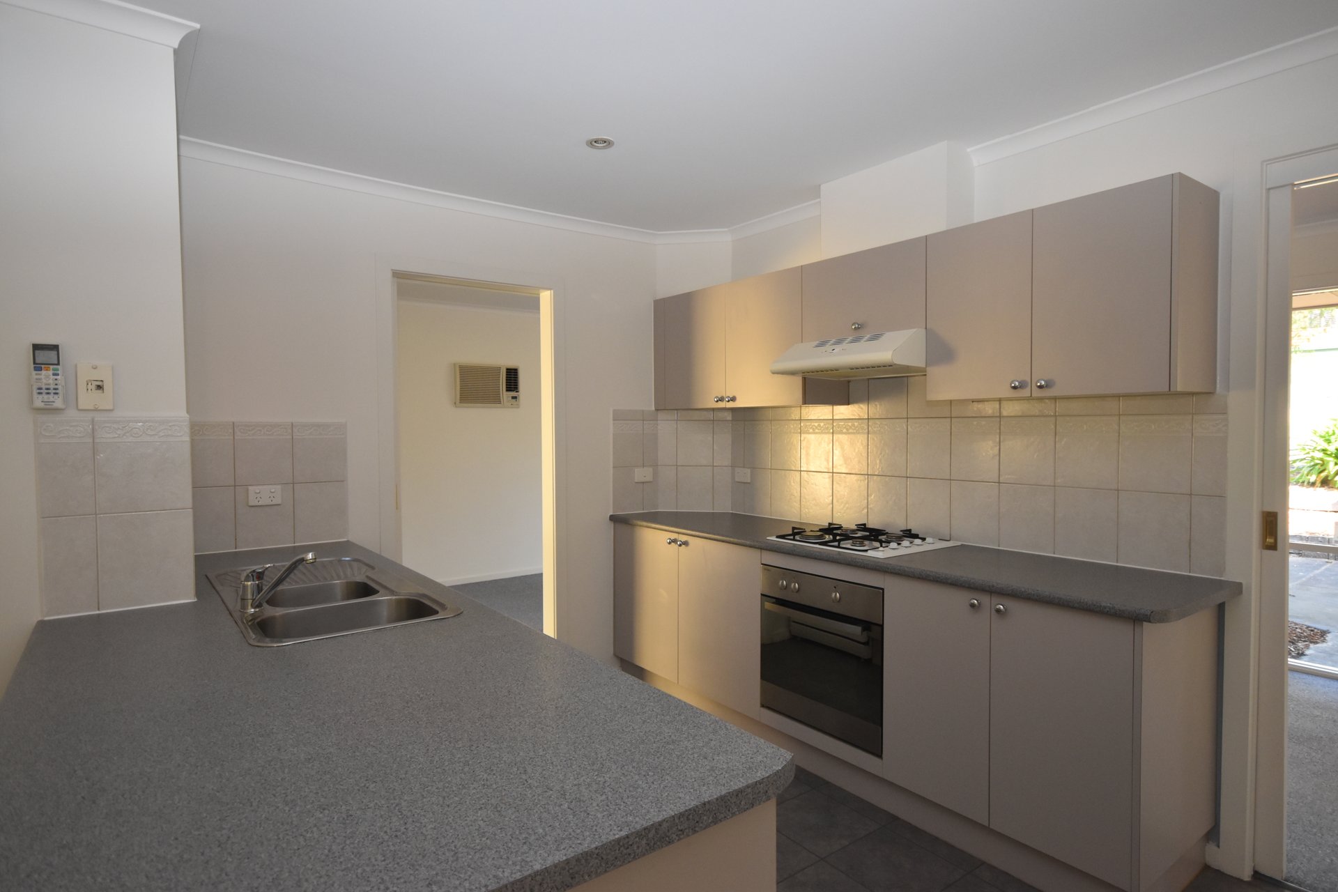5 Charlwood Drive, Mooroolbark image 5