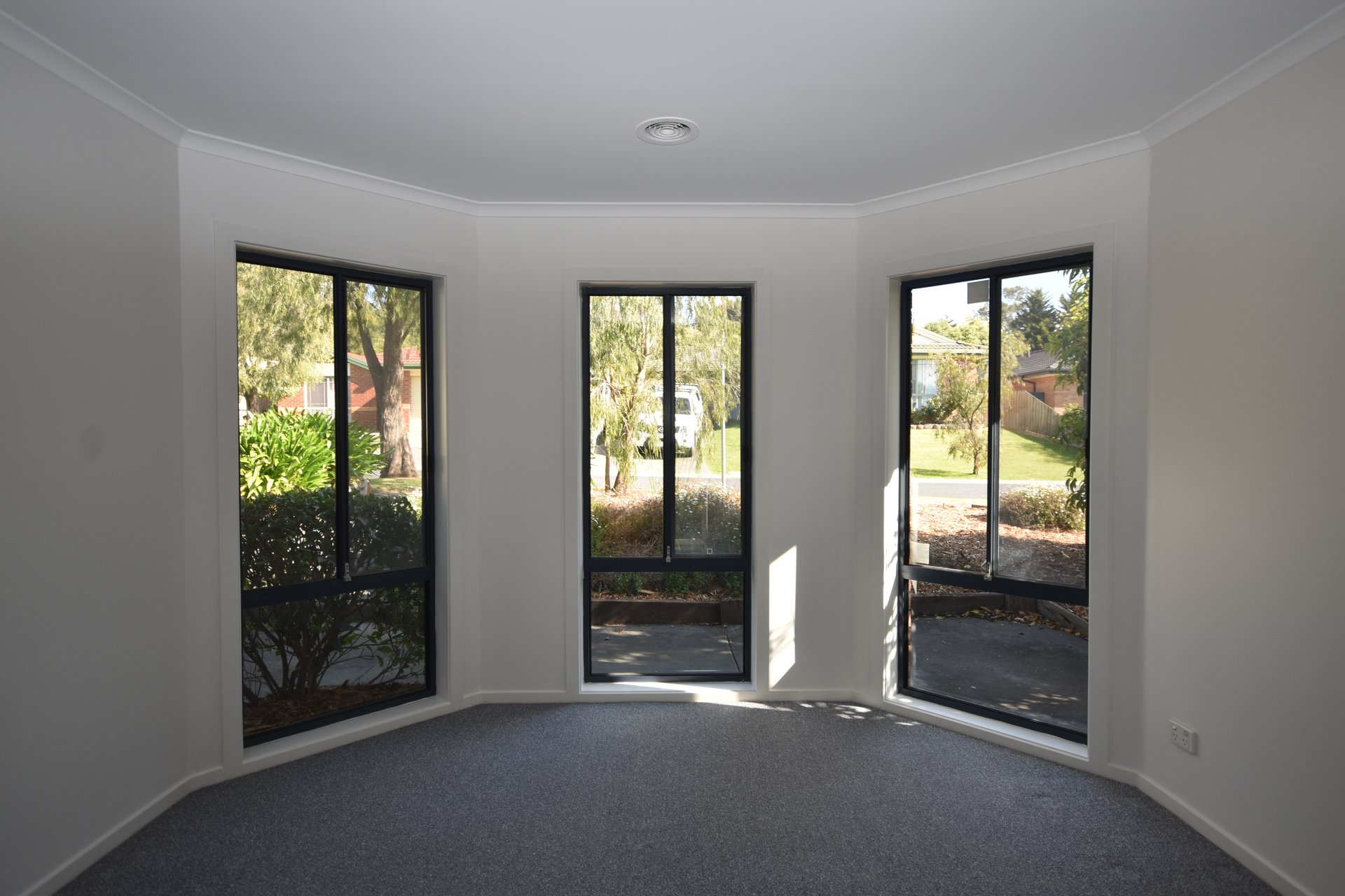 5 Charlwood Drive, Mooroolbark image 2
