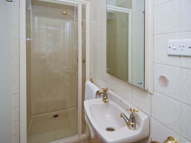 5 Chesterfield Court, Newtown image 14
