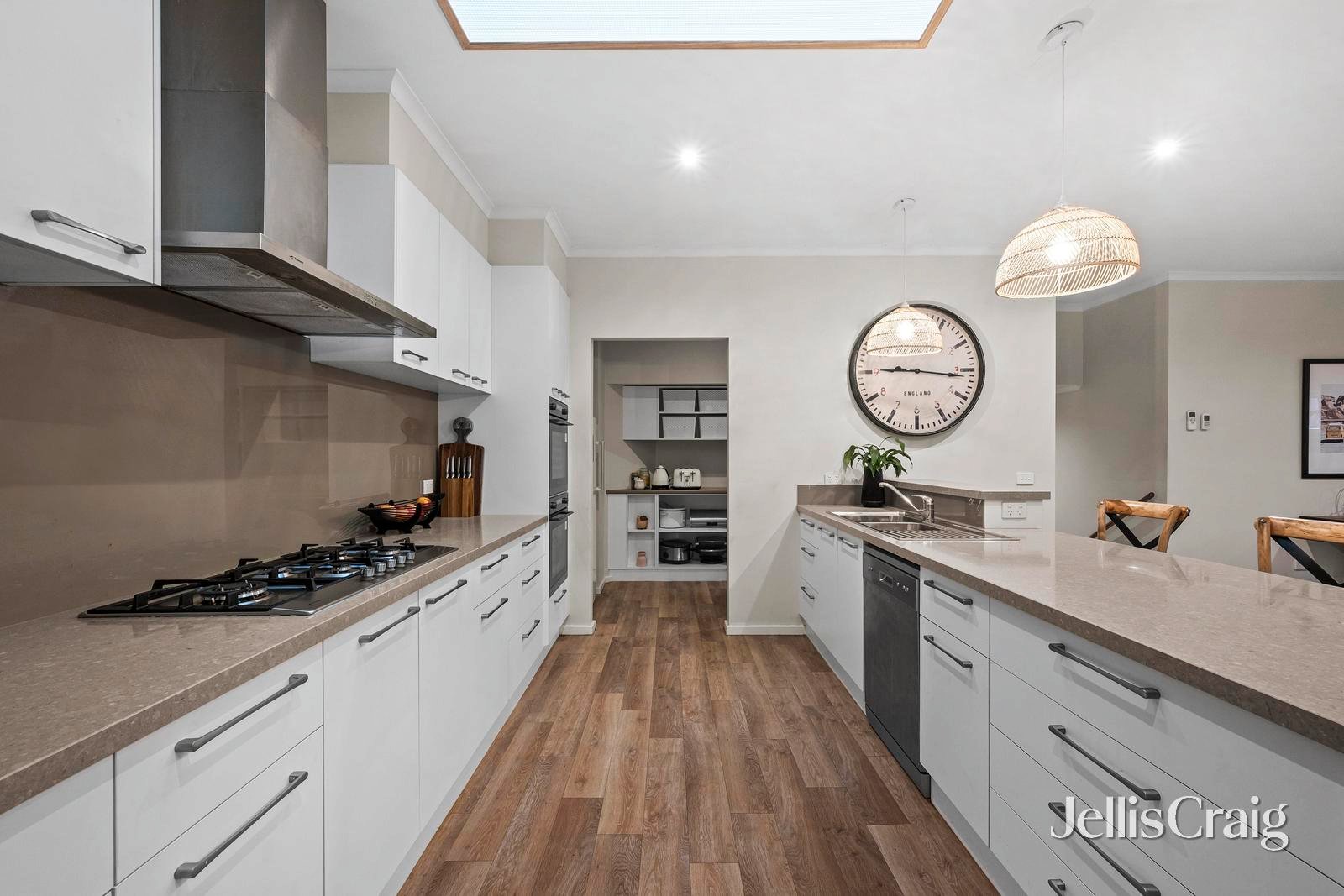 5 Chevalier Crescent, Mooroolbark image 12