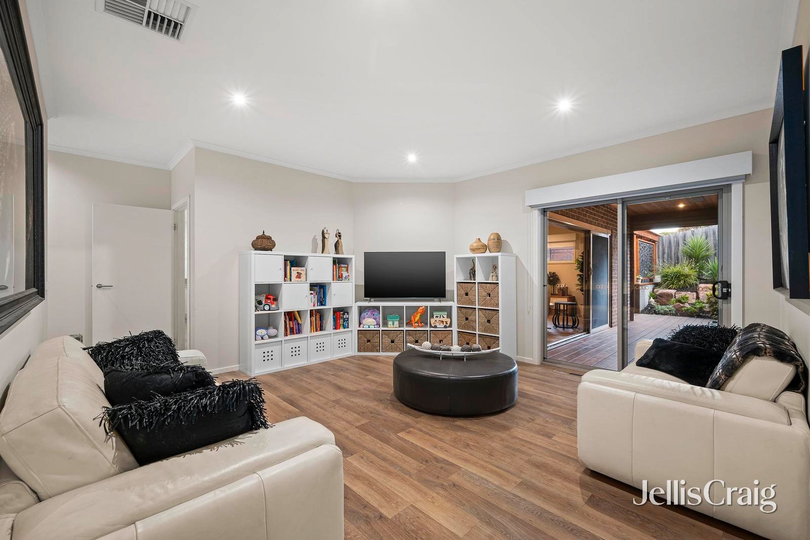 5 Chevalier Crescent, Mooroolbark image 13