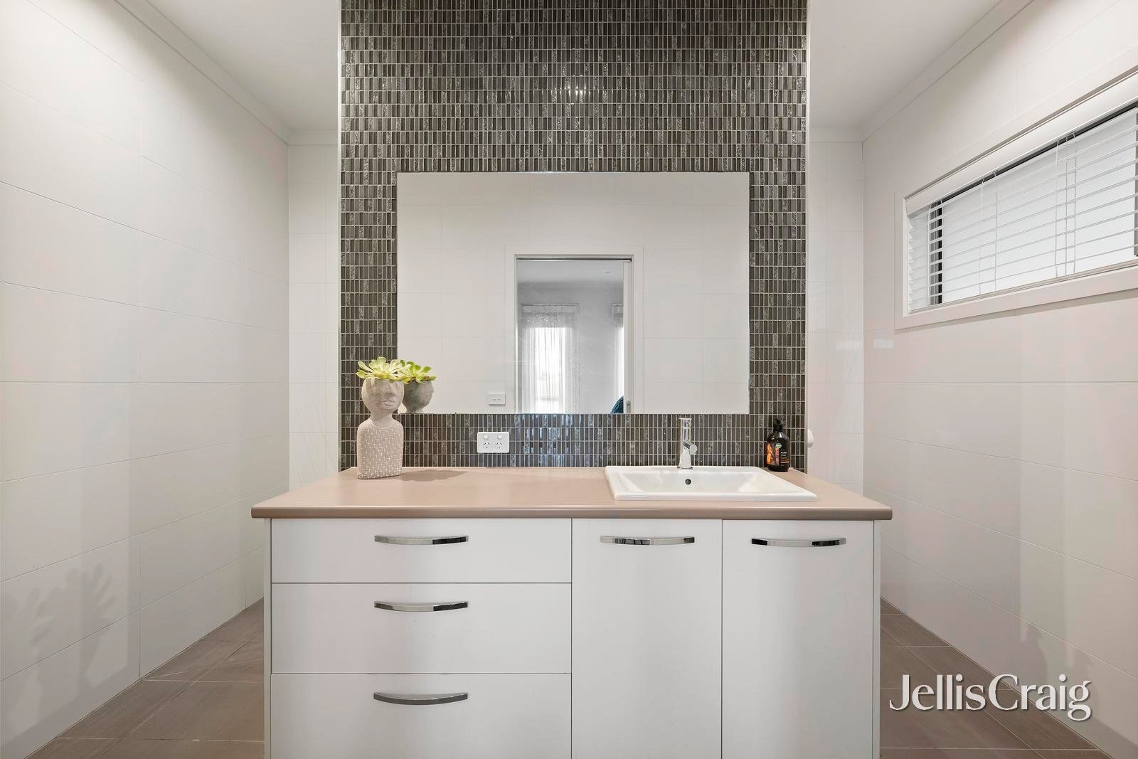 5 Chevalier Crescent, Mooroolbark image 16