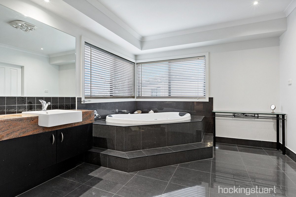 5 Chilcote Court, Box Hill South image 9
