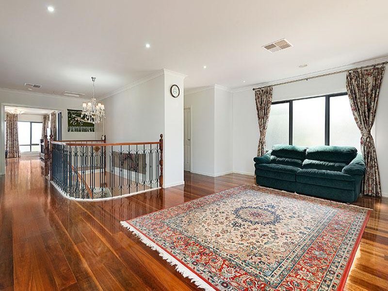 5 Chilcote Court, Box Hill South image 5