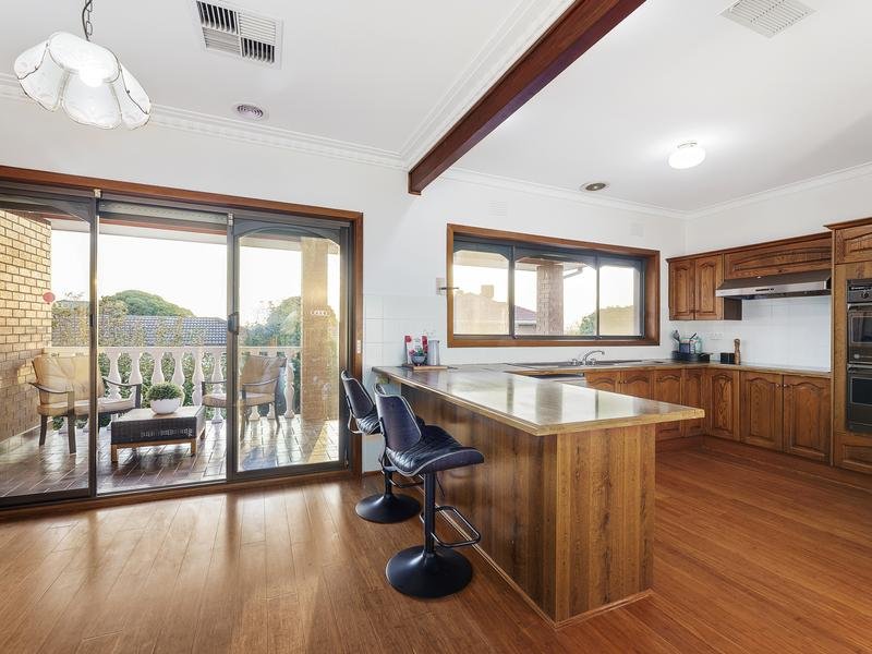 5 Chiswick Court, Templestowe image 3