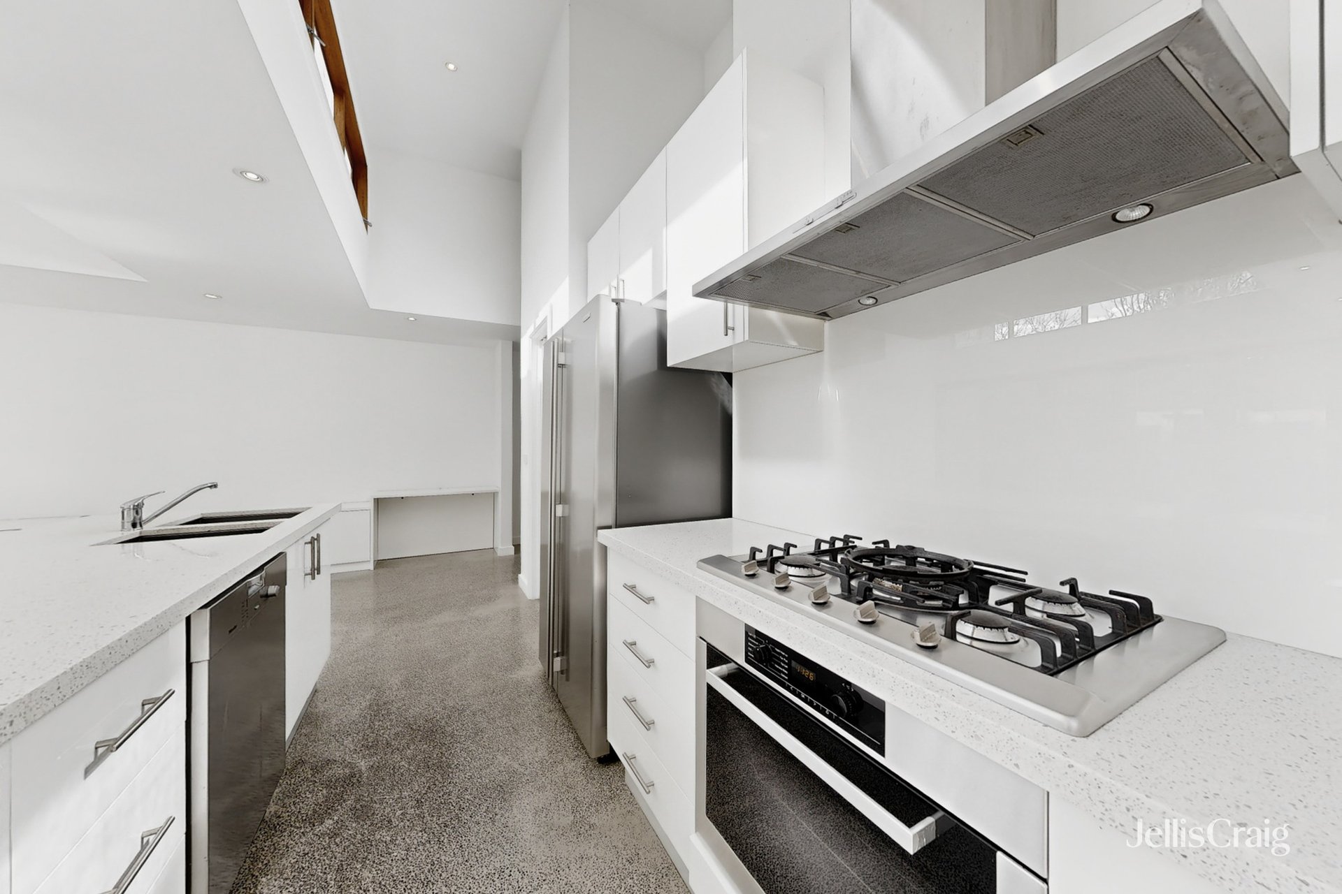 5 Churchill Grove, Hawthorn image 8