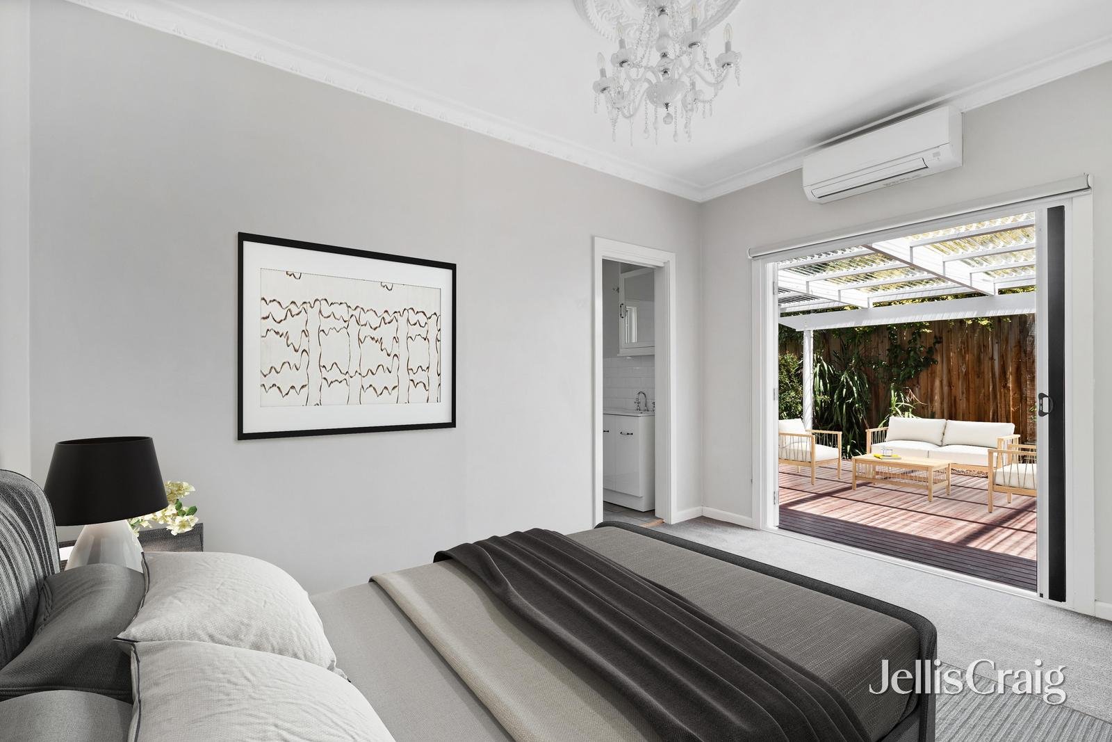 5 Clement Crescent, Croydon image 6