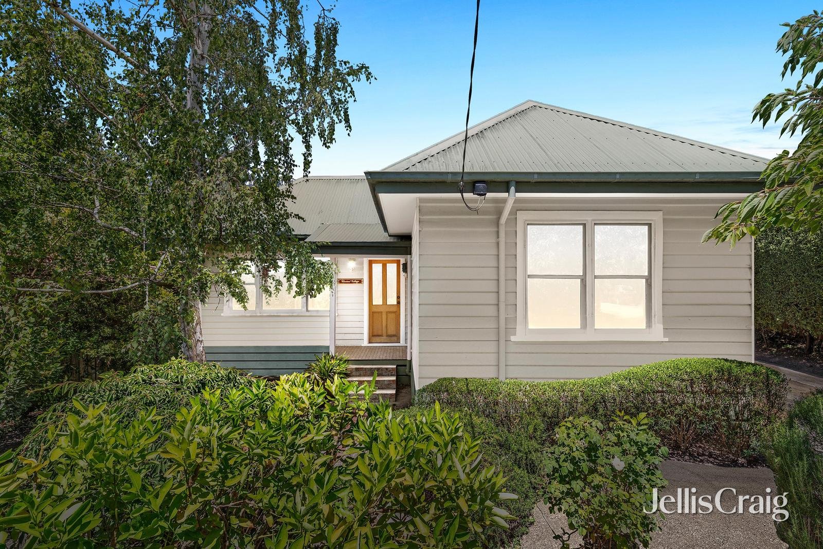 5 Clement Crescent, Croydon image 1