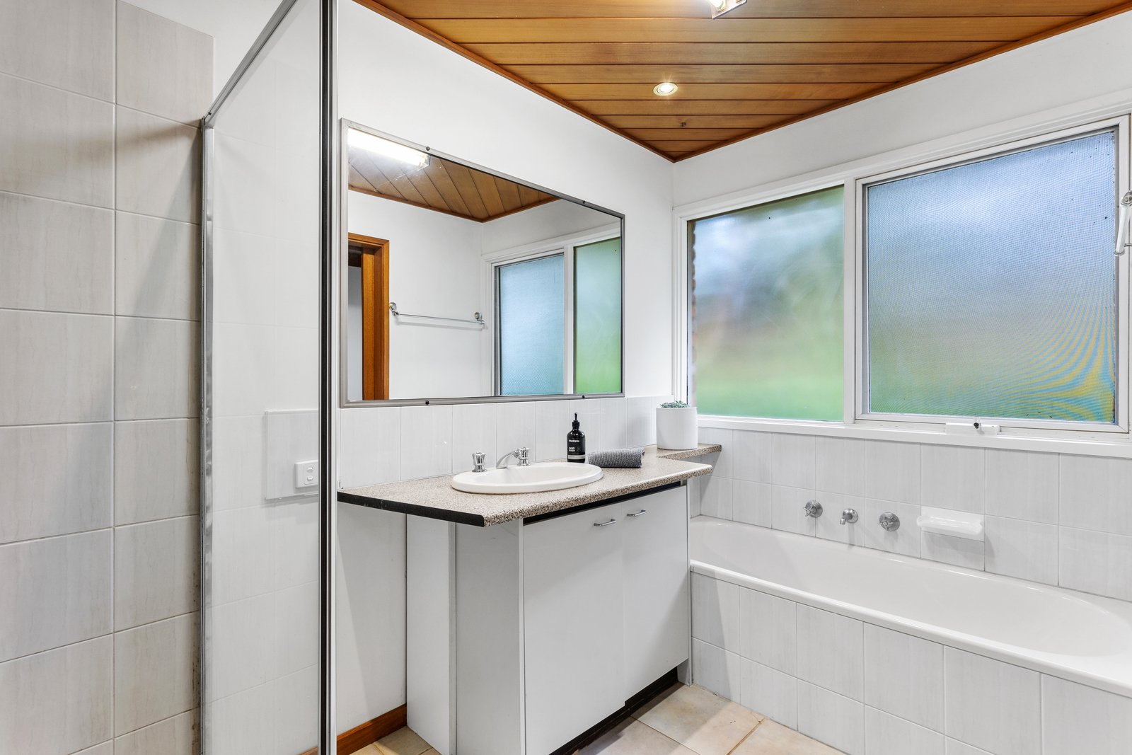 Property Gallery Thumbnail 6
