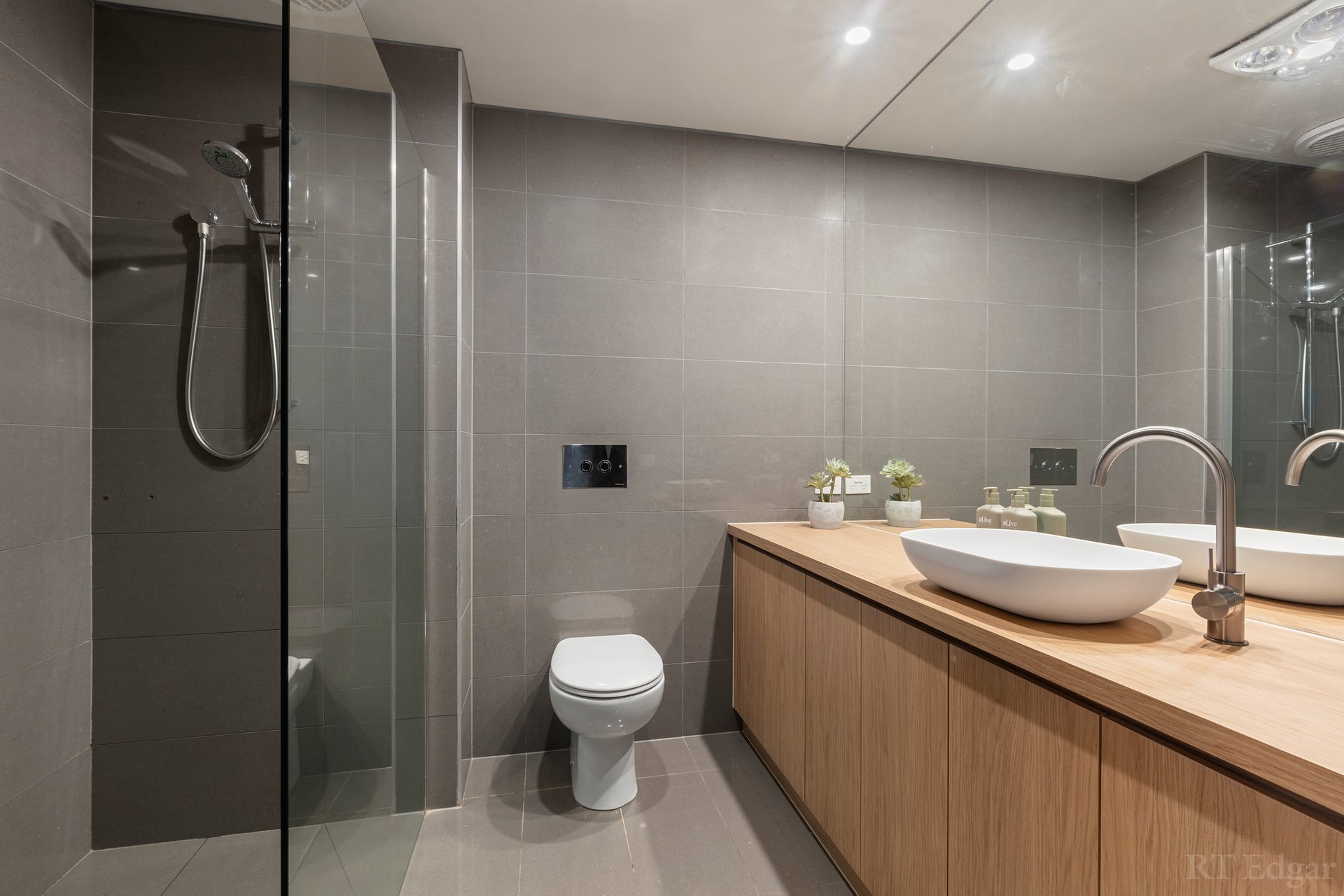 Property Gallery Thumbnail 12