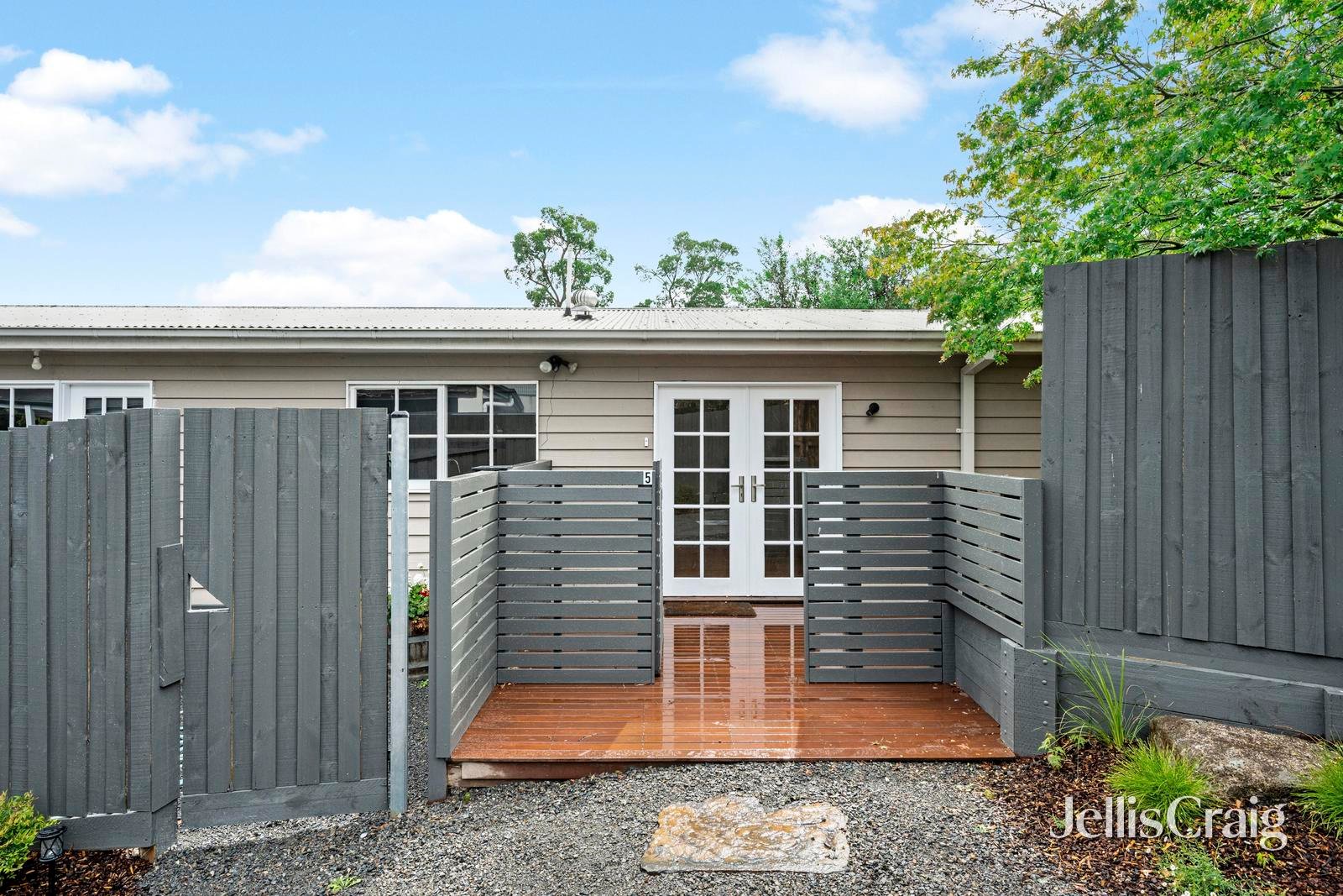 5 Coral Close, Lilydale image 1