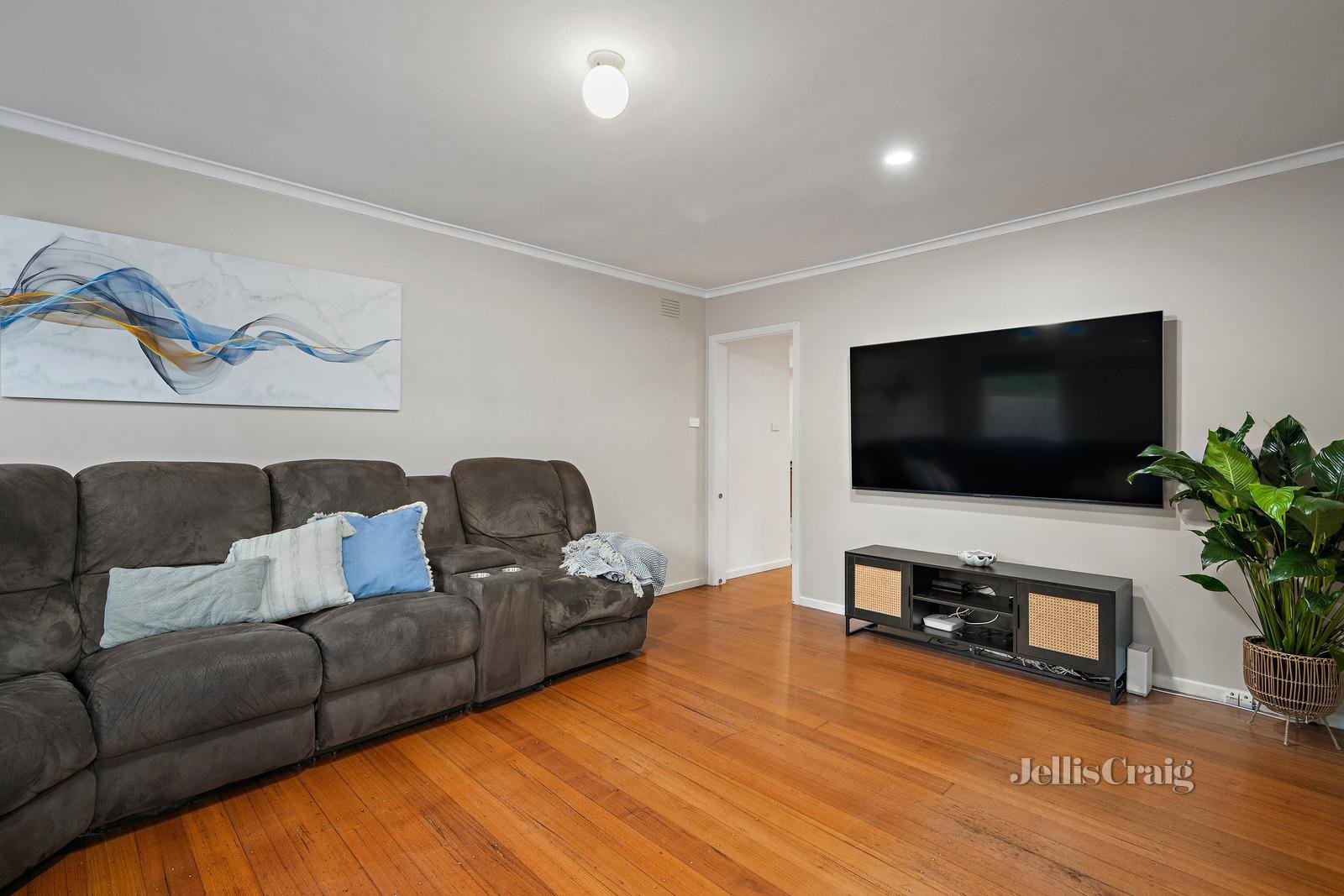 5 Cowley Court, Mooroolbark image 6