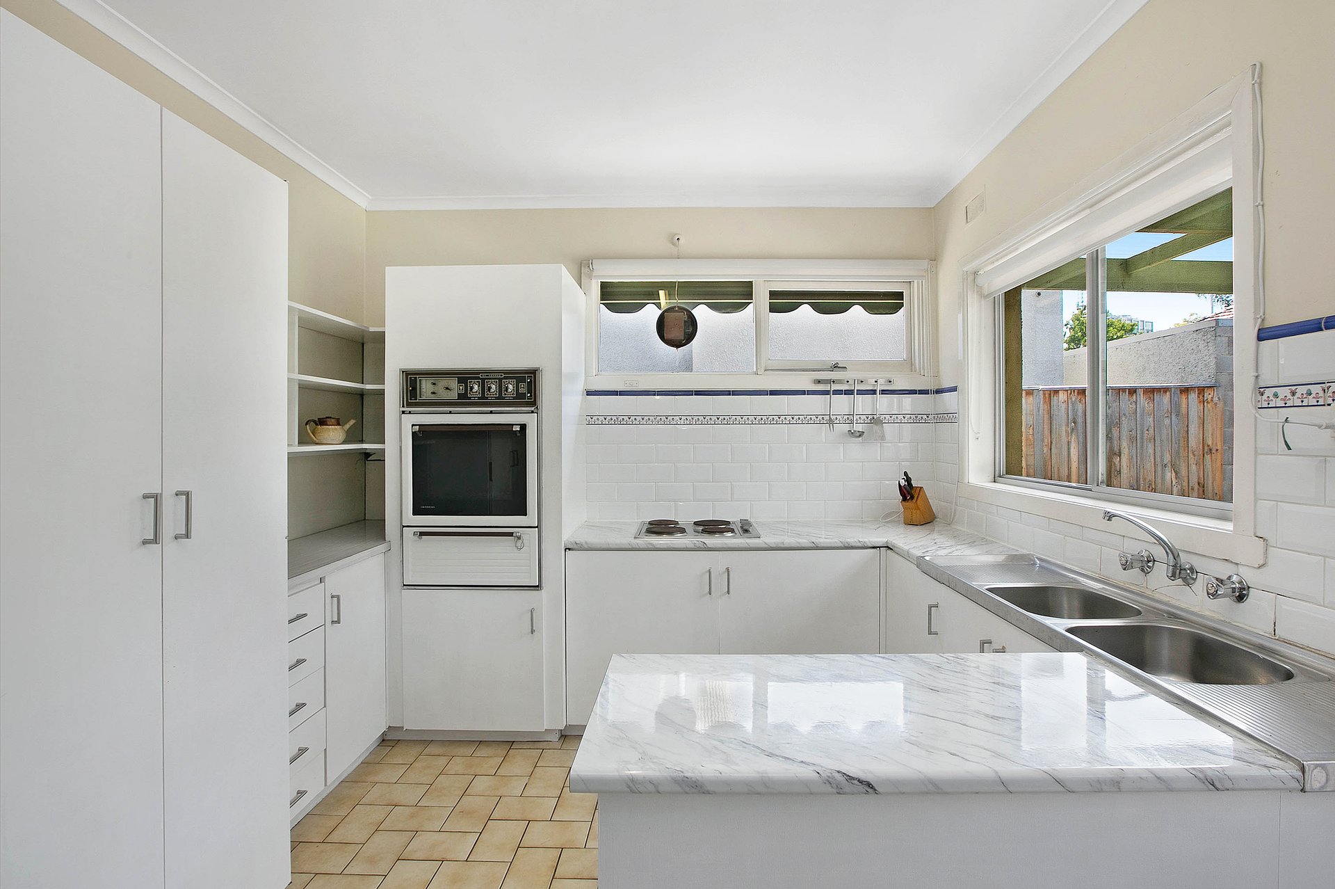 5 Crichton Avenue, Port Melbourne image 2