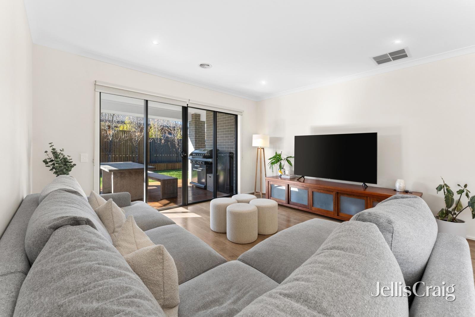 5 Crowther Drive, Lucas image 4