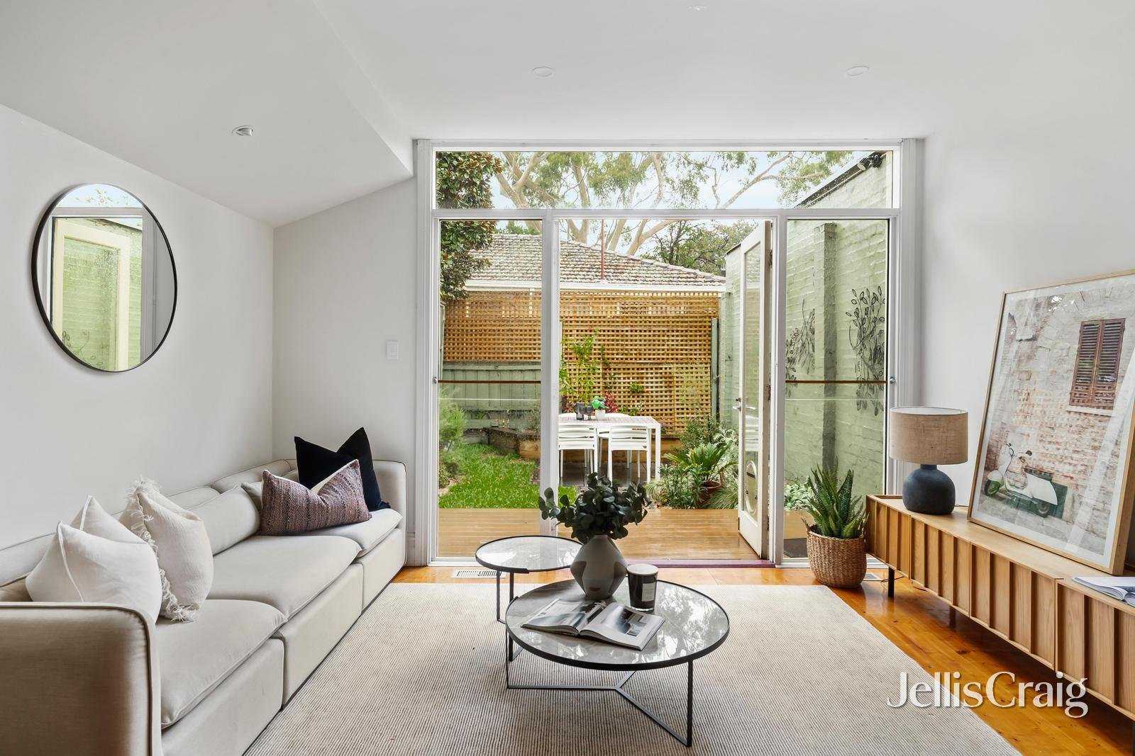 5 Cummins Grove, Malvern image 2