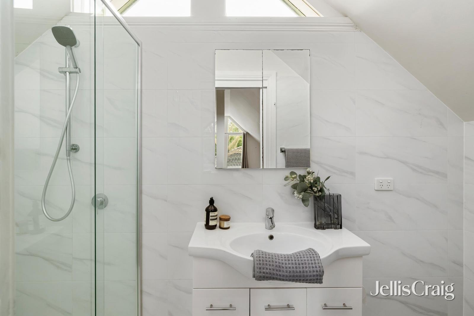 5 Cummins Grove, Malvern image 7