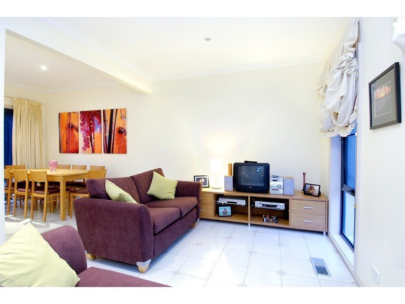 5 David Street, Surrey Hills image 4