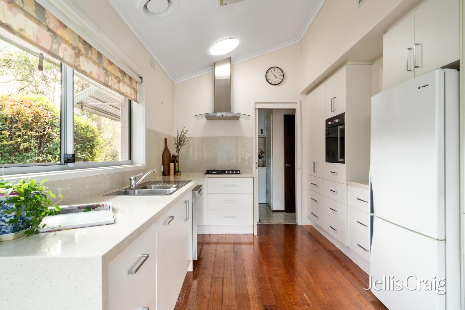 5 Davies Drive, Eltham image 6