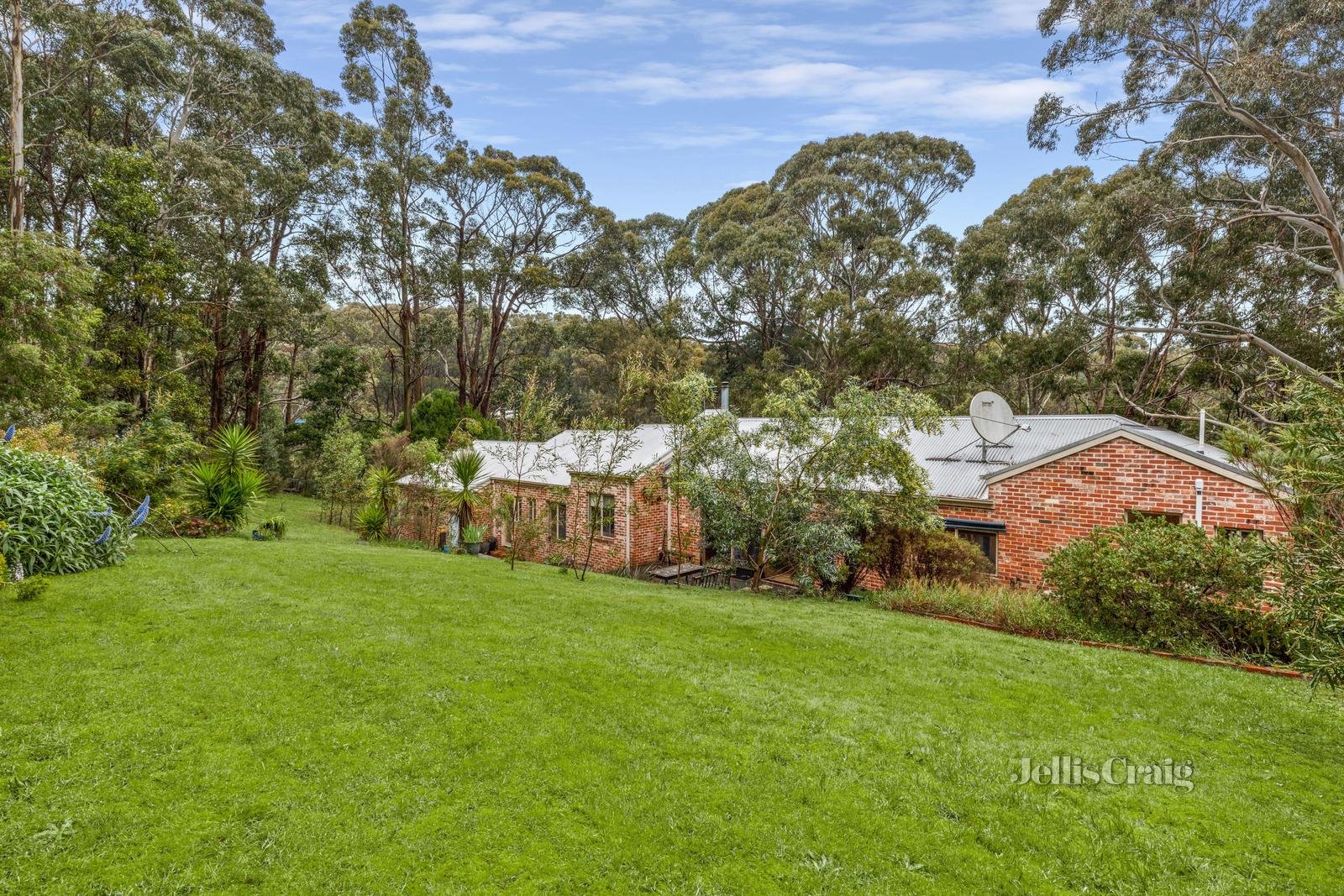 5 Delmela Court, Brown Hill image 13