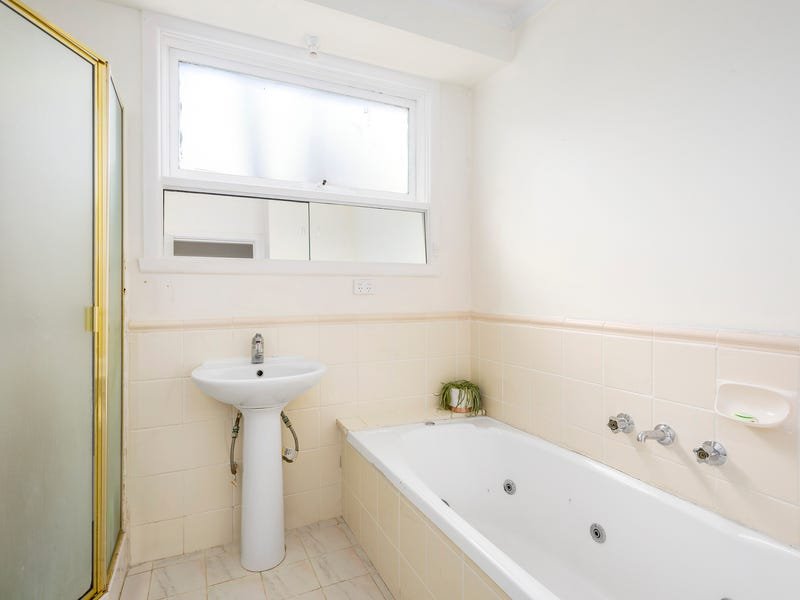 Property Gallery Thumbnail 8