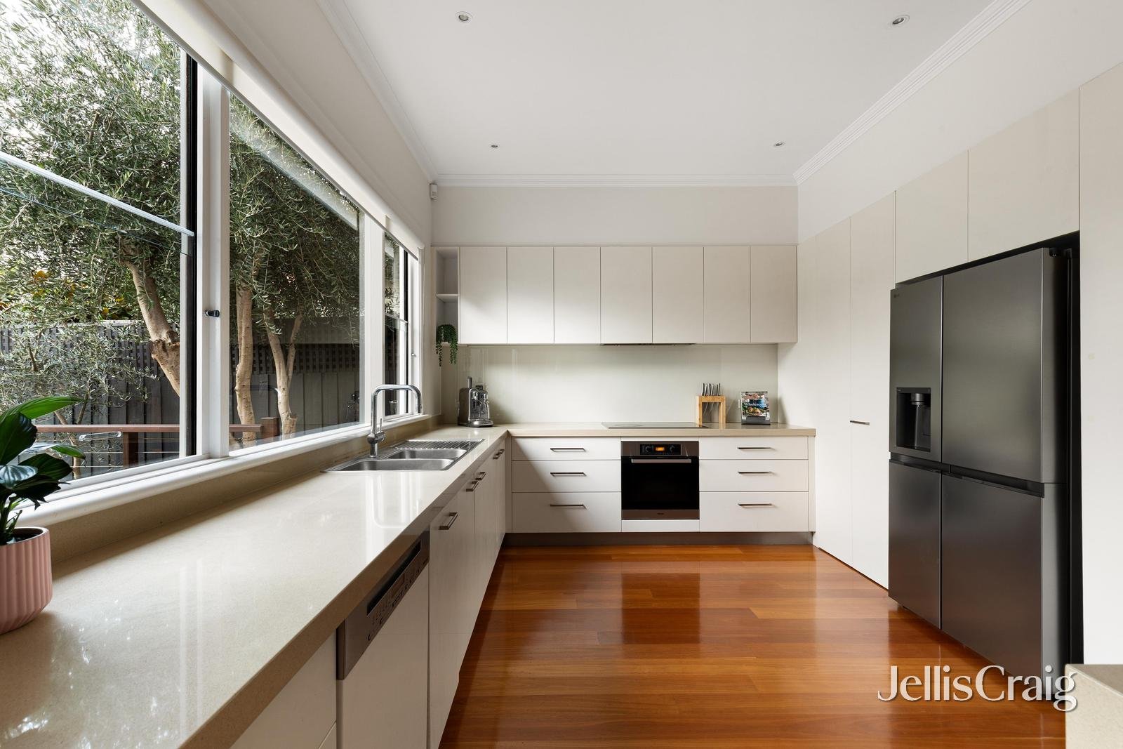 5 Doonkuna Avenue, Camberwell image 8