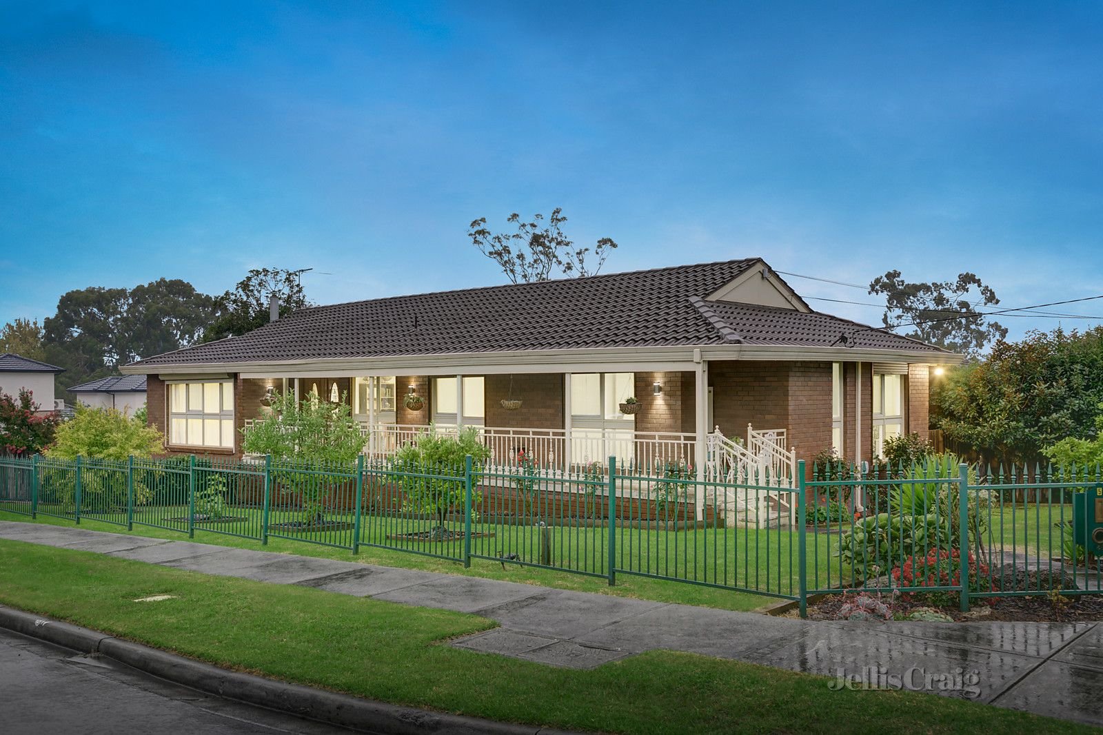 5 Dryden Street, Doncaster East image 2