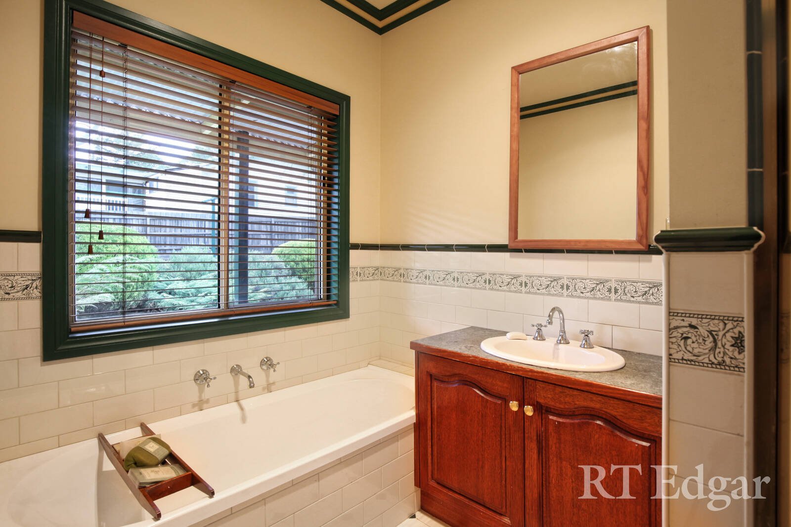 Property Gallery Thumbnail 10