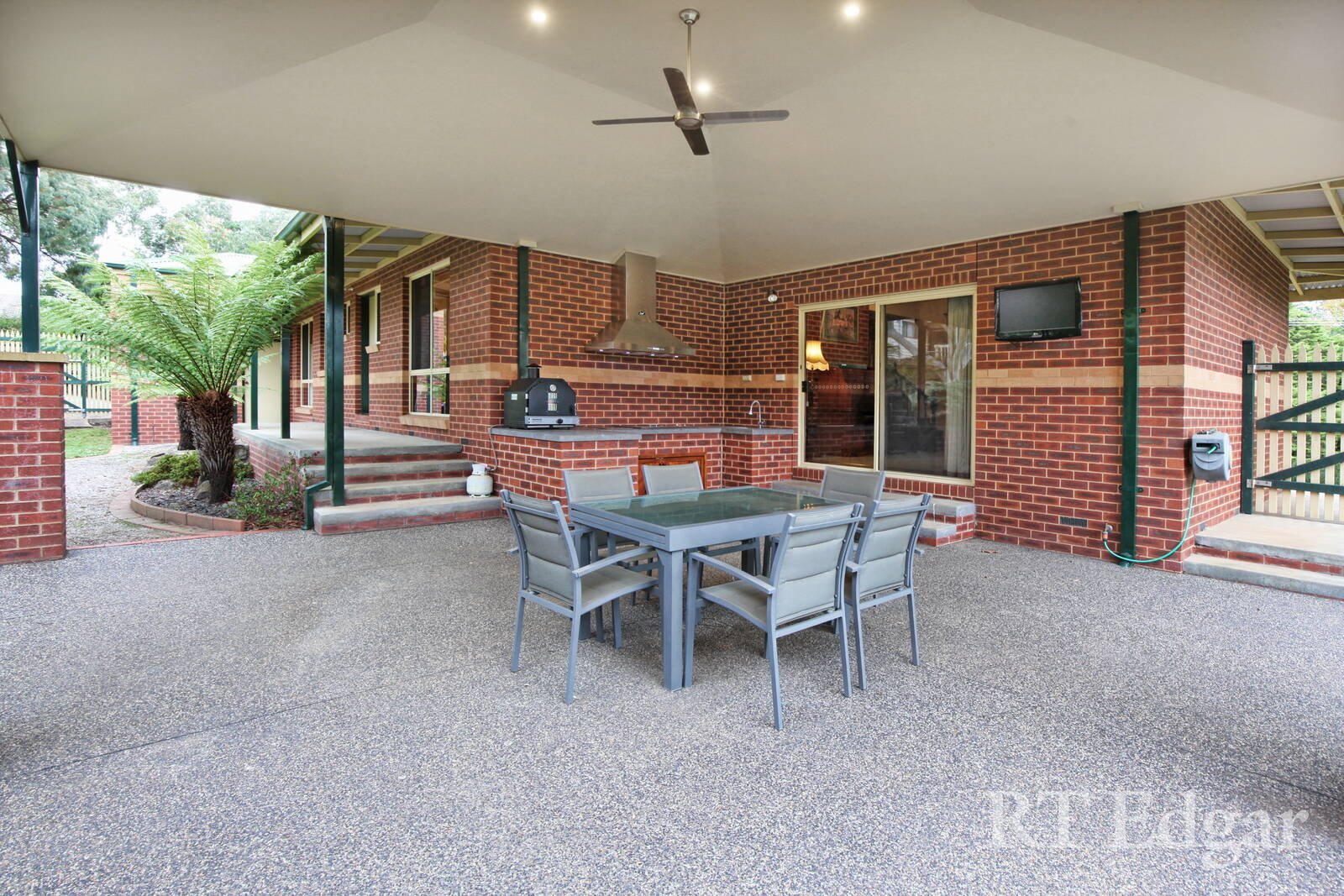 Property Gallery Thumbnail 12