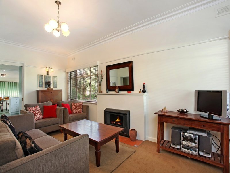 5 Elmhurst Road, Blackburn image 3