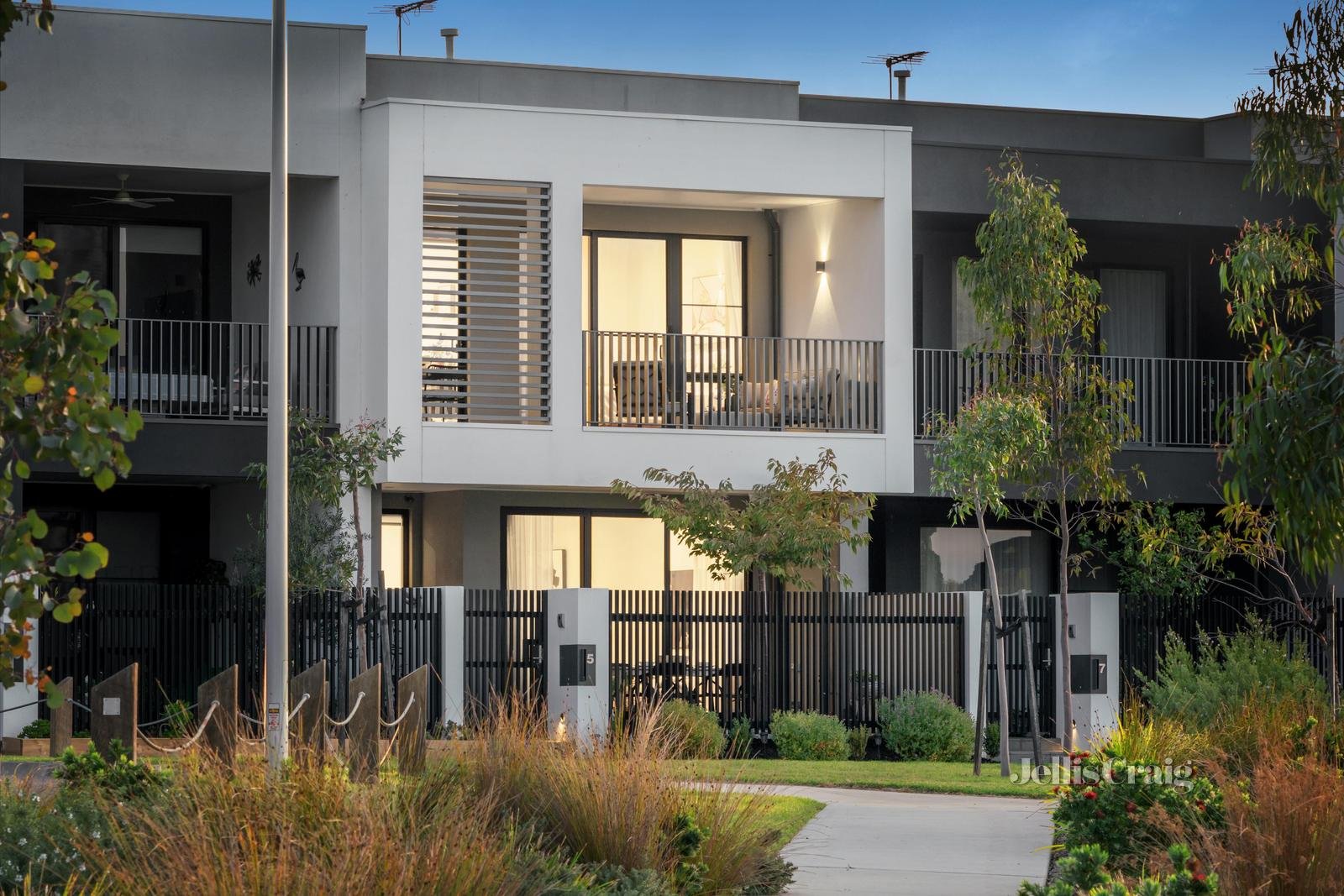 5 Empire Walk, Mulgrave image 1